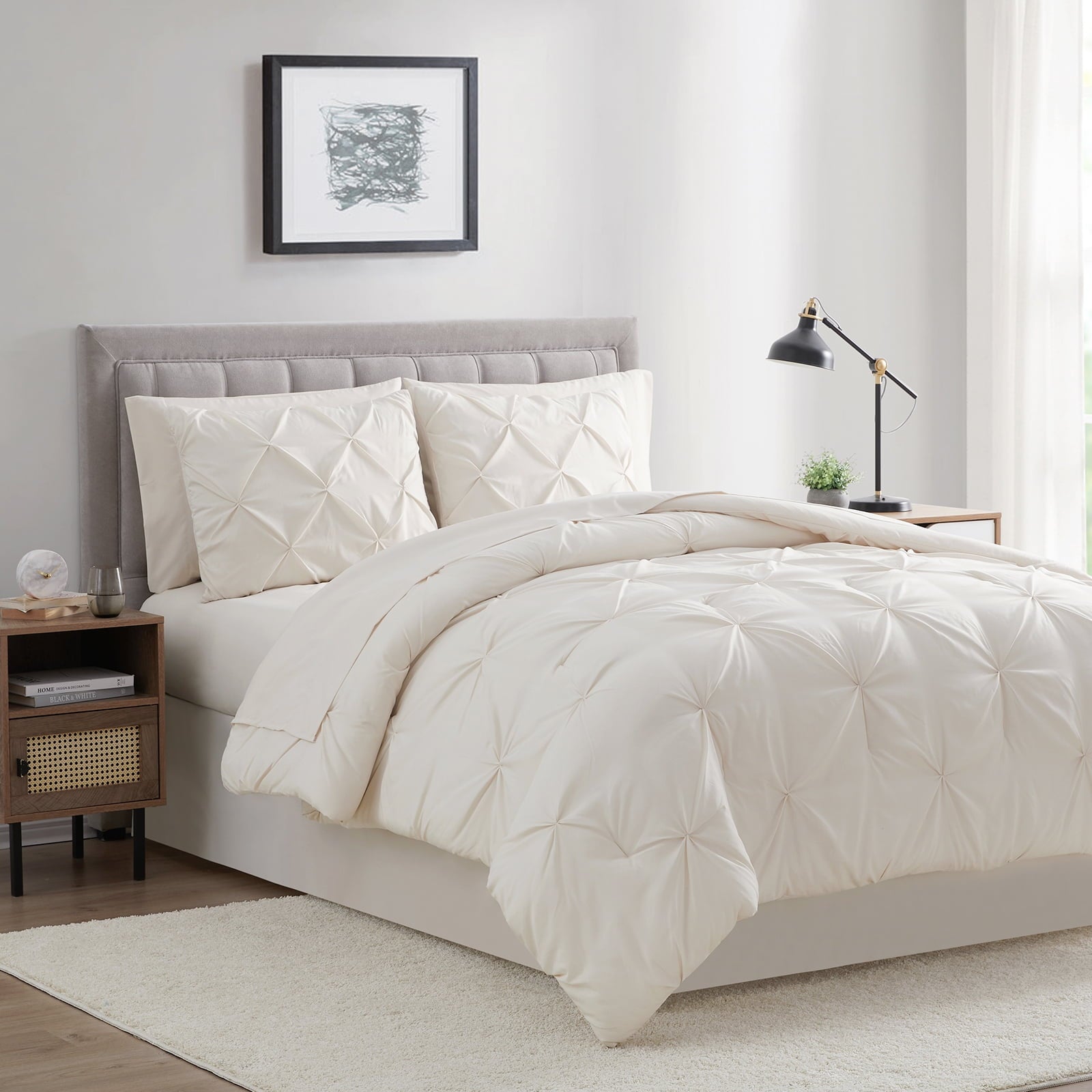 Hypoallergenic Cloud Comforter Set, 3-Piece, Queen, Pleated Wrinkle-Resistant Microfiber Bedding, Ivory, All-Season - Hypoallergenic Ultra-Fluffy Quilt for Winter Detail