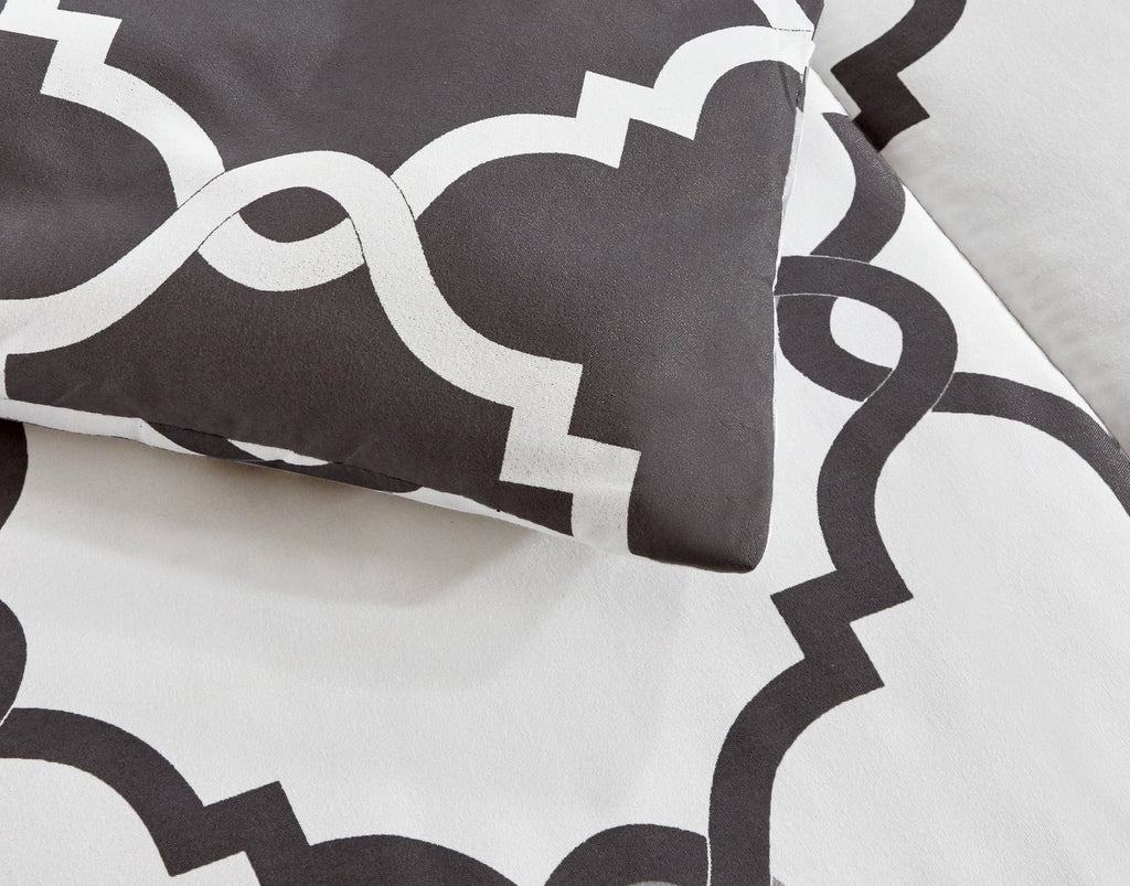 All-Season 4 Piece Geometric Twin Comforter Set - Polyester Filling Reversible Washable Comforter Set - Luxurious Quilted Duvet Cover Set Detail