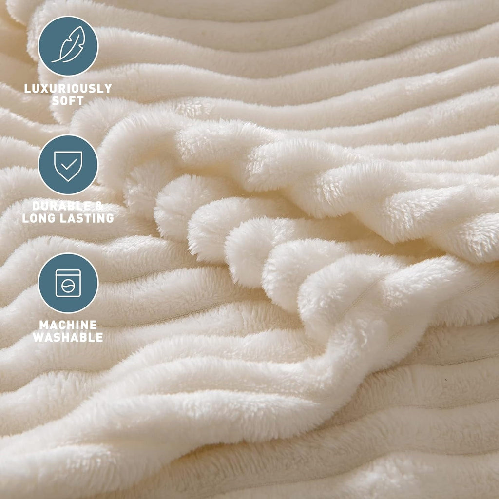 Cozy Fleece Extra Soft with Strip, Plush Fuzzy Cozy Bed s and s for Couch,Bed,Sofa,Lightweight and Versatile s for Office Bedroom... - Super Soft Reversible Sherpa Flannel Blanket Detail