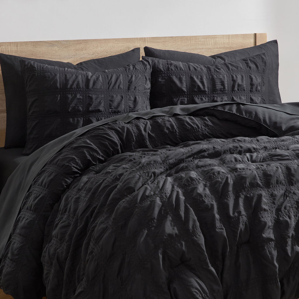 All-Season Queen Comforter Set, Seersucker Queen Size Comforter Set, 7-Pc All Season Bedding Comforter Set, Black - All-Season Down Alternative Comforter Insert Detail