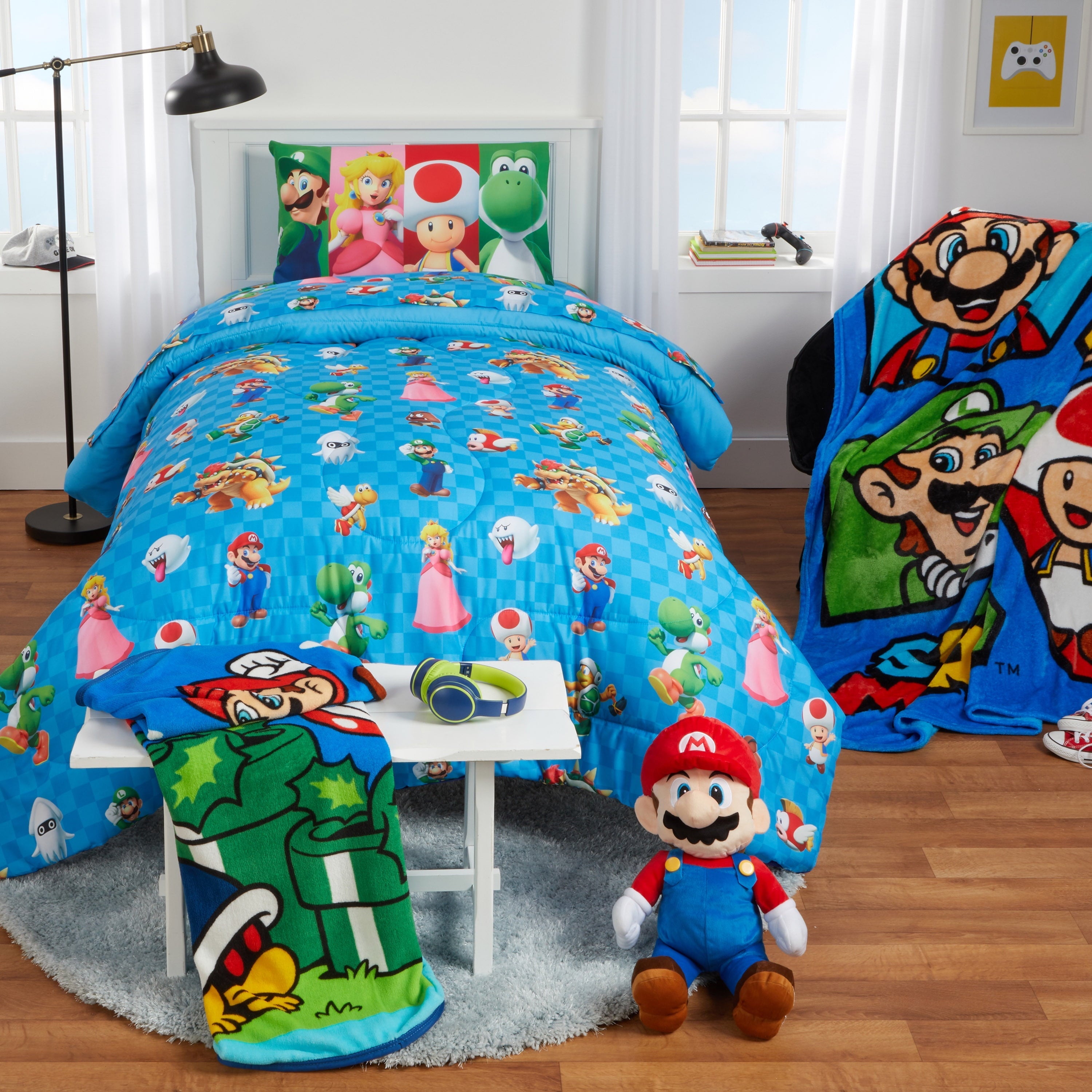 Heavyweight Warmth Kids Comforter and Pillowcase, 2-Piece Set, Twin/Full, Reversible - All-Season Down Alternative Comforter Insert Detail