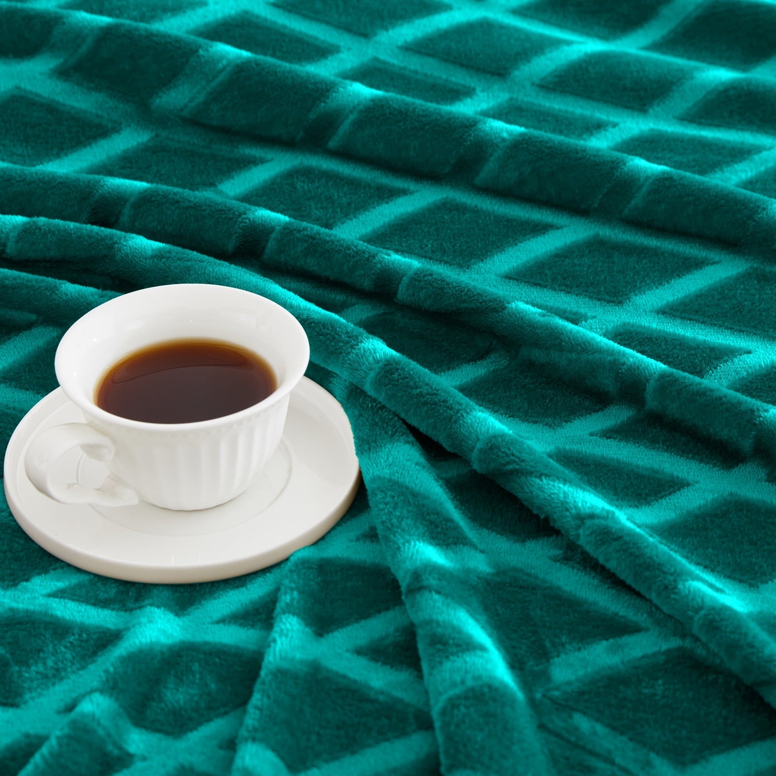 Lightweight Warm Large Soft Throw Blanket for Couch, 50x70 Inches Diamond Geometry Pattern Velvet Fleece Blanket, Cozy, Warm and Light... - Lightweight Plush Warm Blanket for All Seasons Detail