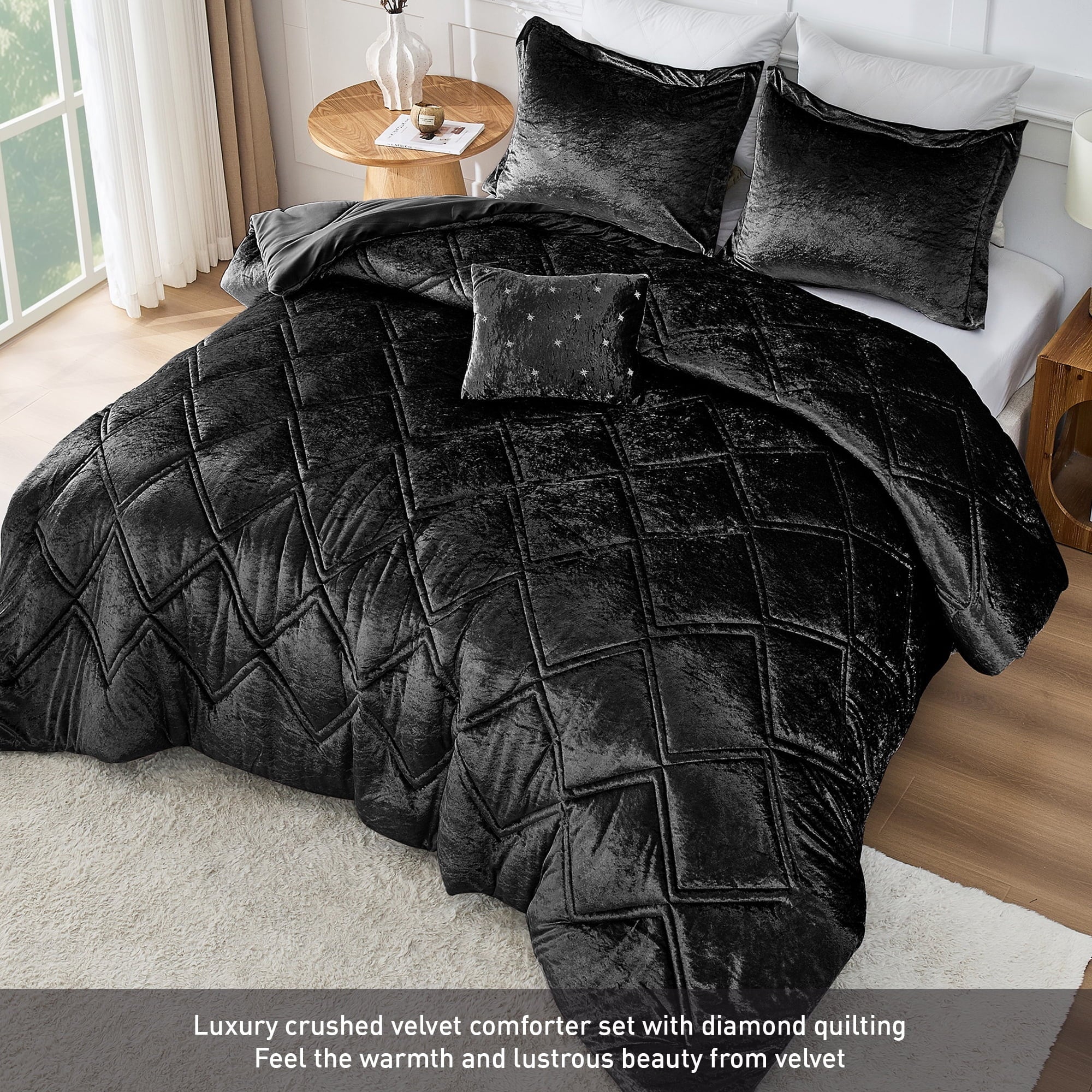 Hypoallergenic Cloud King/Cal King Size Comforter Sets, Velvet Bedding Comforter Set for All Seasons, Black Bedding Set with Decor Pillow - All-Season Down Alternative Comforter Insert Detail