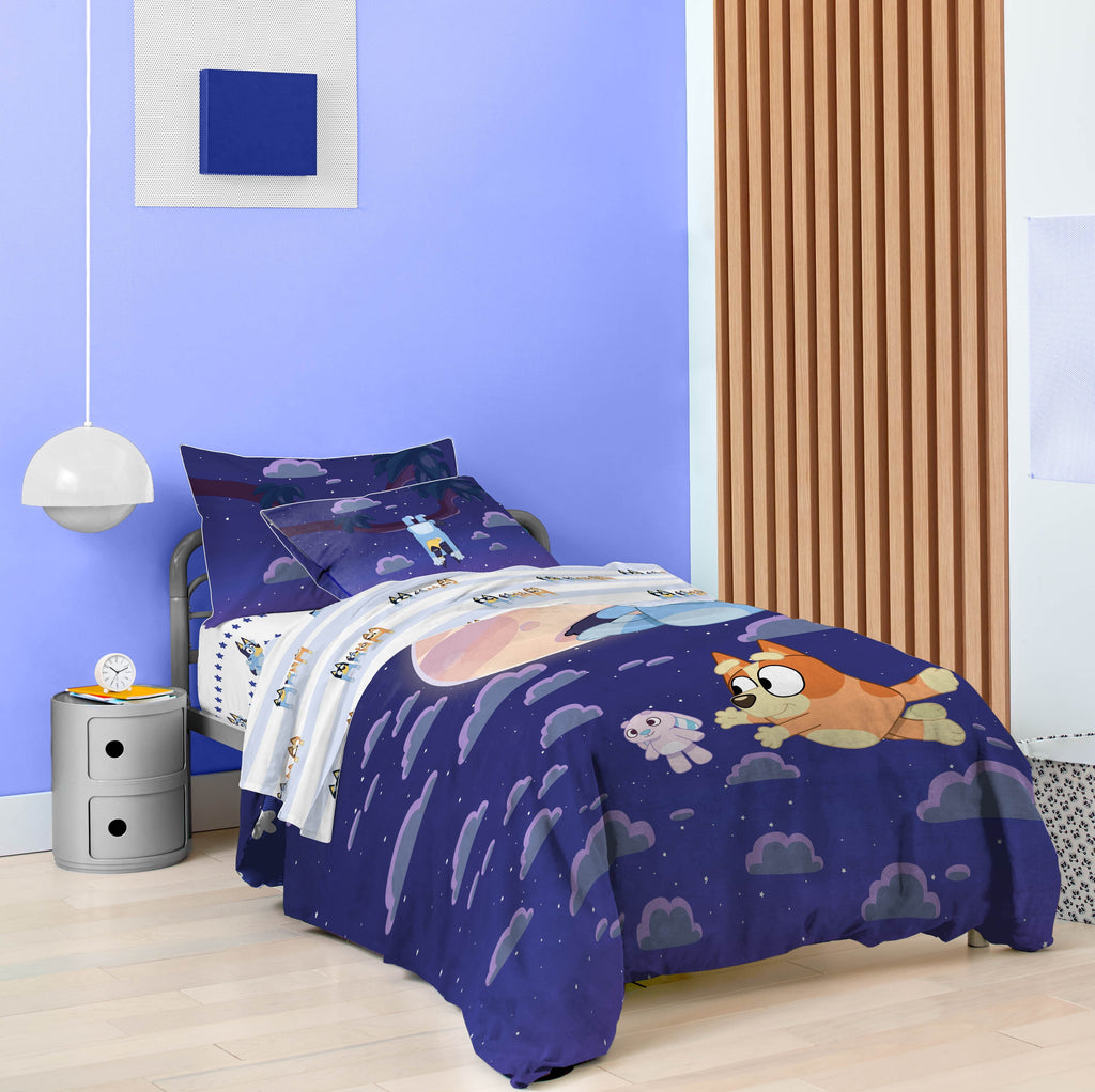 Luxurious Quilted Dream Kids 2 Piece Blue Reversible Comforter and Pillowcase Bedding Set, Twin/Full - All-Season Down Alternative Comforter Insert Detail