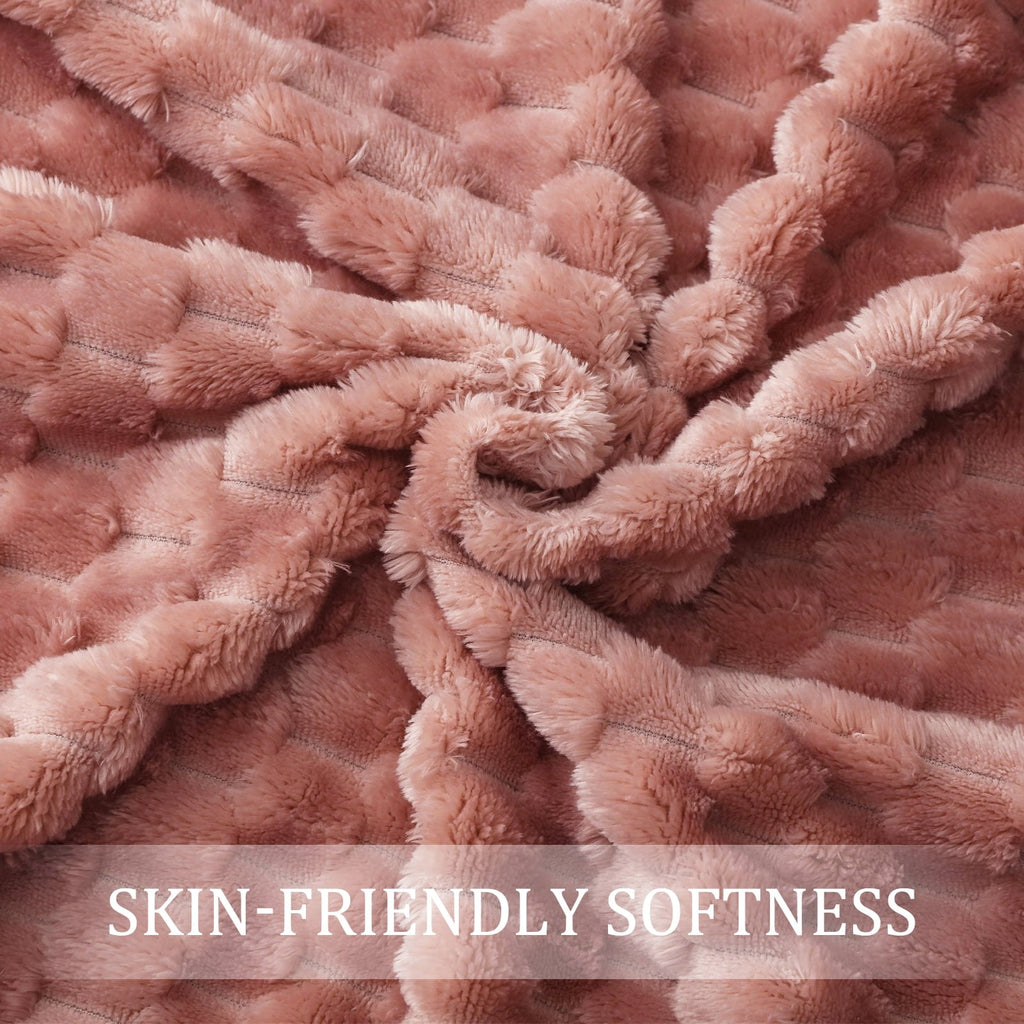 Super Soft Flannel Large Soft Fleece Throw Blanket, 50"x70" Stylish Jacquard Throw Blanket for Couch, Cozy, Warm, Lightweight Dusty Pink... - Super Soft Reversible Sherpa Flannel Blanket Detail