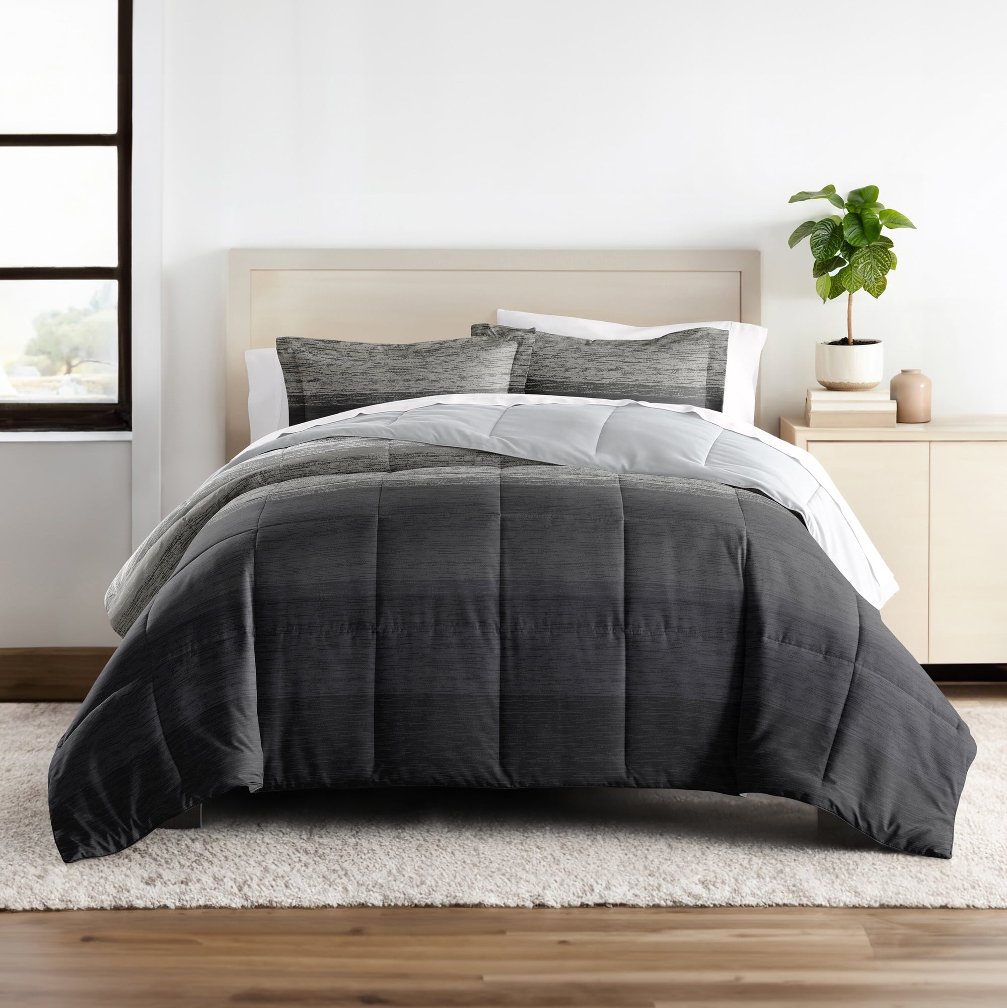 Heavyweight Warmth All Season Ultra Soft Comforter Set Lightweight Bedding in Gray/Black Ombre for Full/Queen Size - Cloud-Like Soft Lightweight Bed Comforter Detail