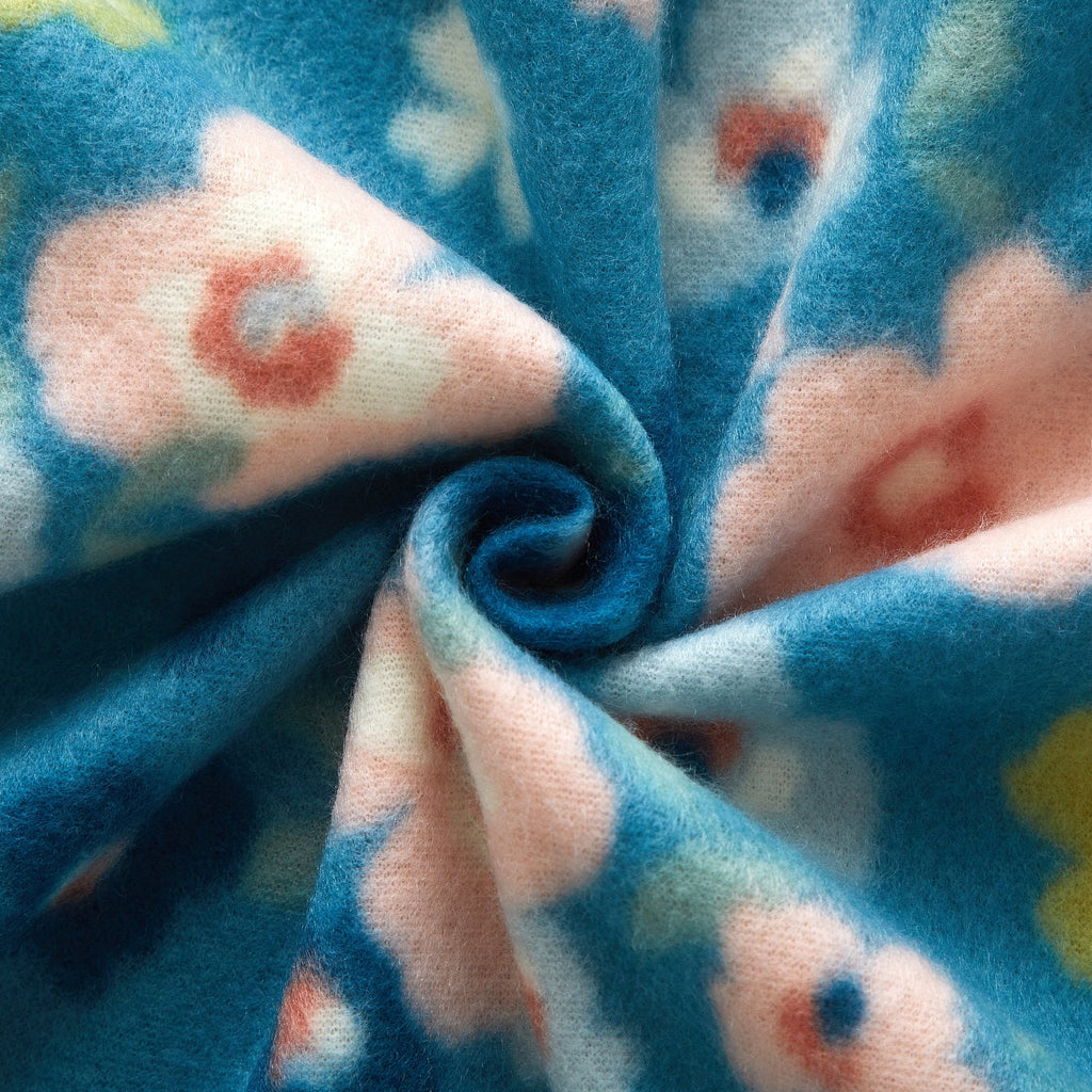 Reversible Sherpa Cozy Fleece Throw Blanket Delightful Floral 50" x 60", All Ages - Cozy Fleece Throw Blanket for Couch & Bed Detail
