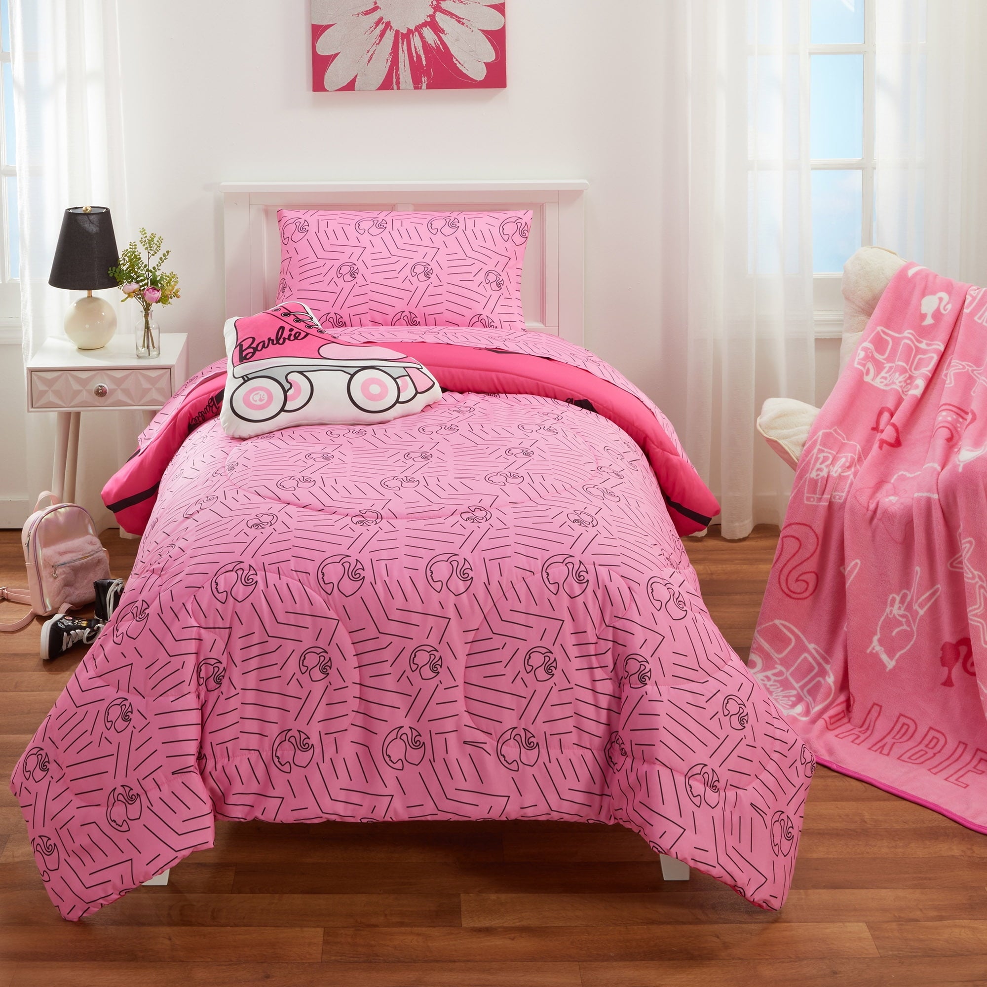 Heavyweight Warmth Kids 2 Piece Pink Black Chevron Reversible Comforter and Pillowcase set, Twin/full - Cloud-Like Soft Lightweight Bed Comforter Detail