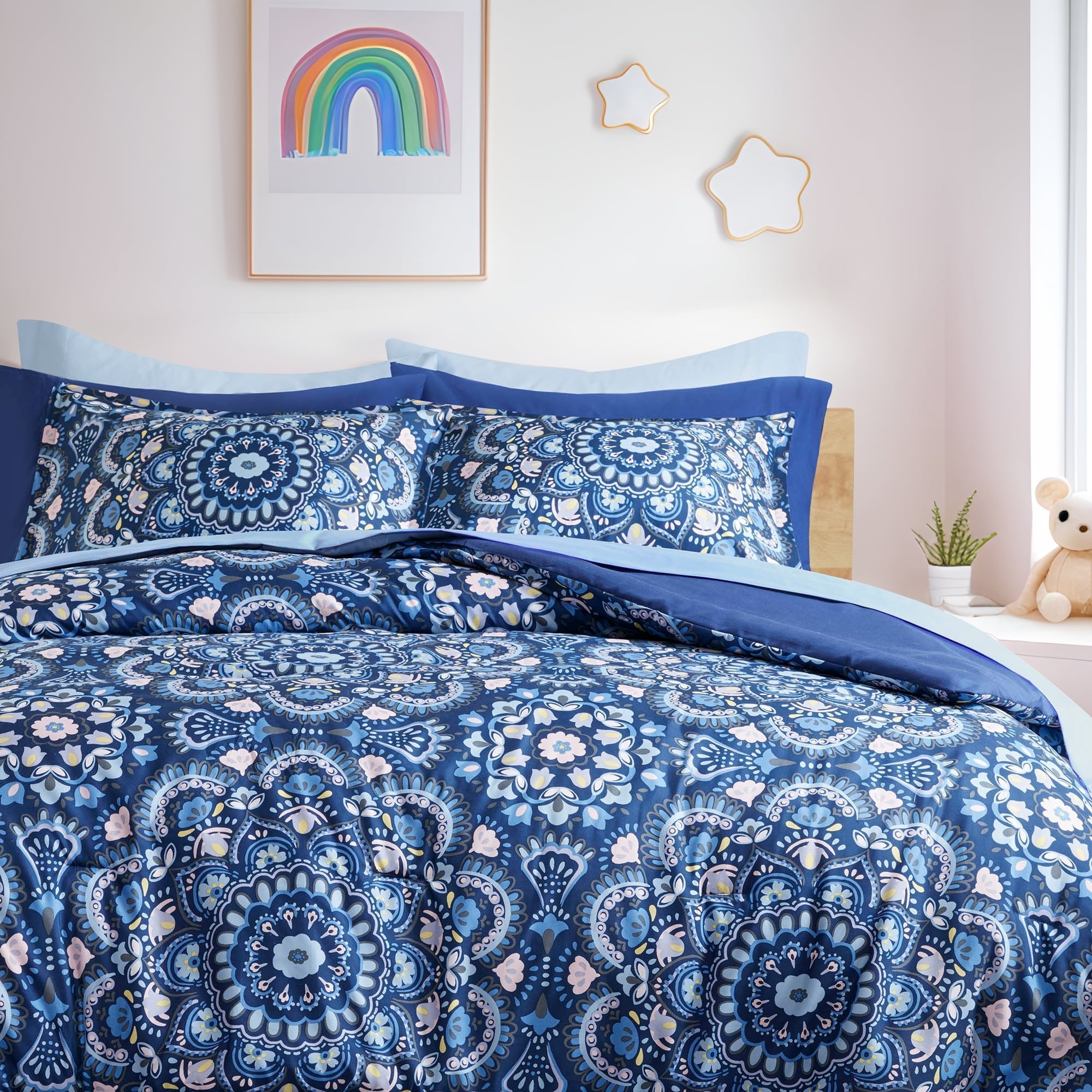 All-Season Queen Size Comforter Set, 9-Piece Bed in a Bag Queen, Navy Blue Bedding Comforter Set with Comforter, Flat Sheets, Fi... - Cloud-Like Soft Lightweight Bed Comforter Detail