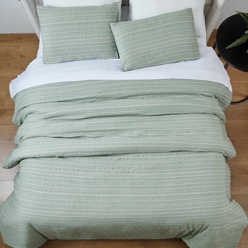 All-Season Crafted Woven 3-Piece Comforter Set, Green River, Full Queen, All Ages - Cloud-Like Soft Lightweight Bed Comforter Detail