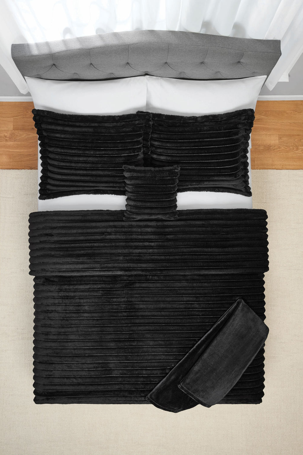 All-Season Full/Queen Comforter Set, All-Season, 5-Piece, Black Cozy Plush - Hypoallergenic Ultra-Fluffy Quilt for Winter Detail