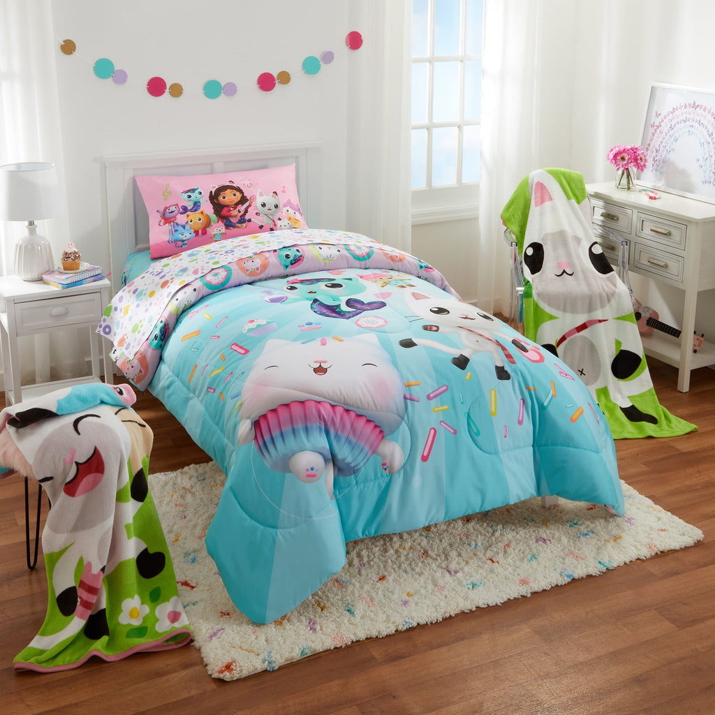 Fluffy Down Alternative Gabby's Dollhouse Kids Comforter and Pillowcase, 2-Piece Set, Twin/Full, Reversible - Luxurious Quilted Duvet Cover Set Detail