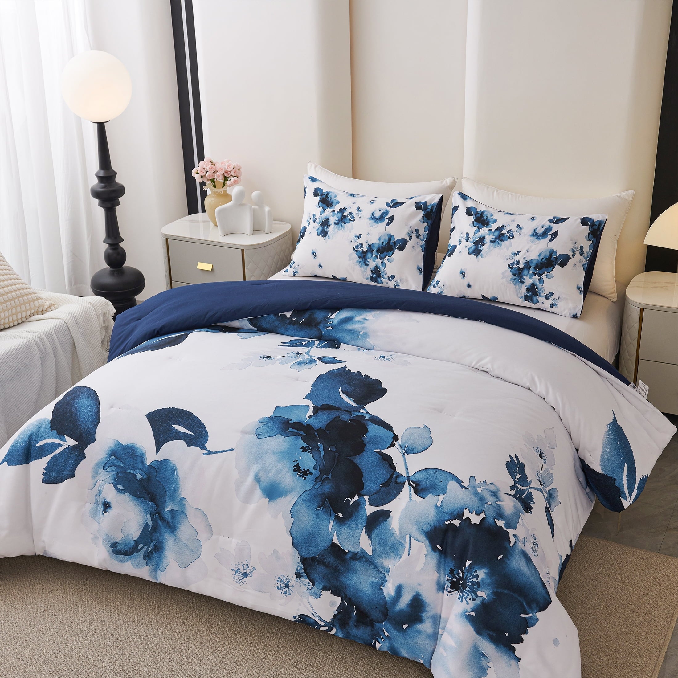 Heavyweight Warmth 3 Pieces Blue and White Floral Comforter Set King Size, Flower Bedding with Watercolor Flowers Pattern for Women, Rev... - Luxurious Quilted Duvet Cover Set Detail