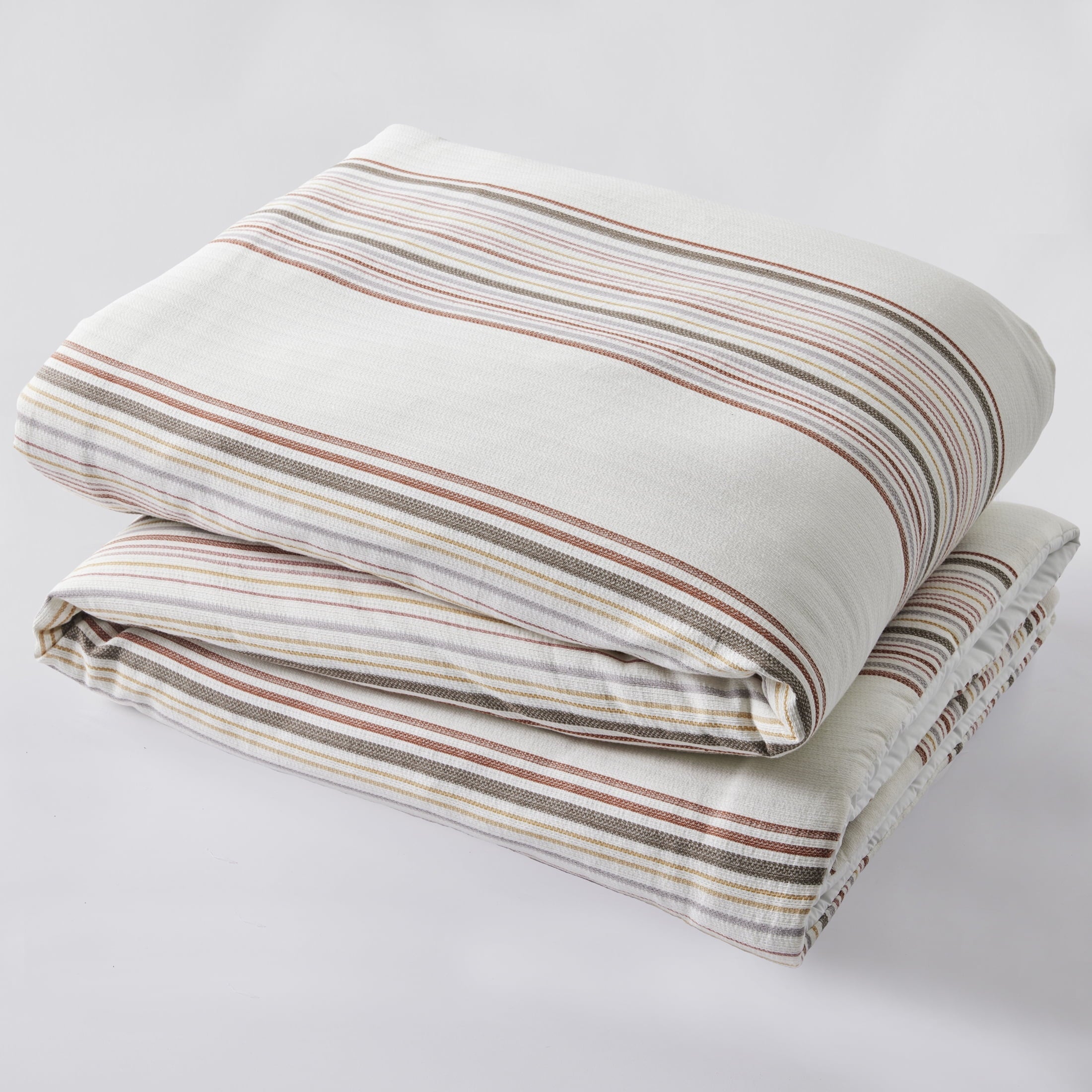 Luxurious Quilted 3-Piece Red Yarn Dye Stripe Comforter Set, Full/Queen - Cloud-Like Soft Lightweight Bed Comforter Detail