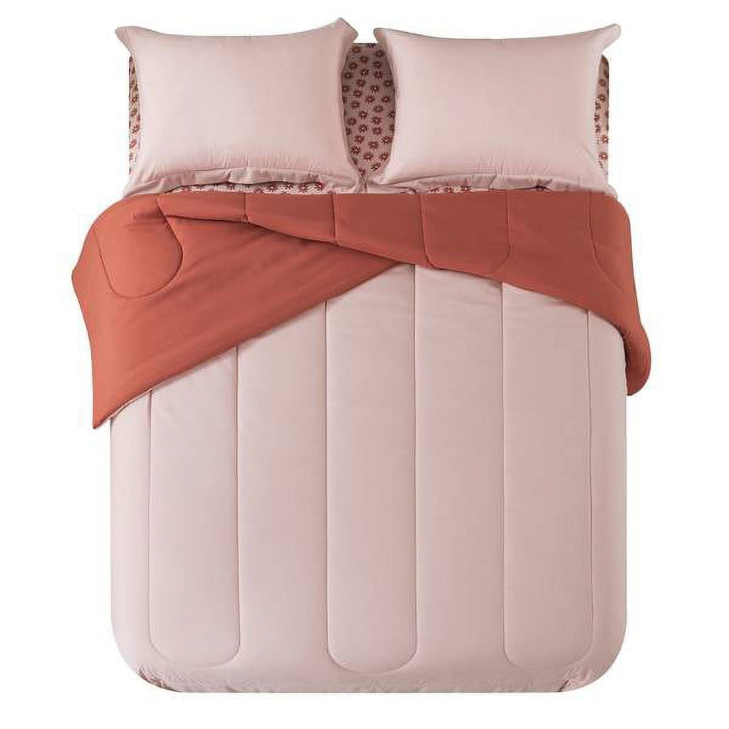 Fluffy Down Alternative 7-Piece Reversible Bed in a Bag Comforter Set with Sheets, Pink, Queen - Luxurious Quilted Duvet Cover Set Detail