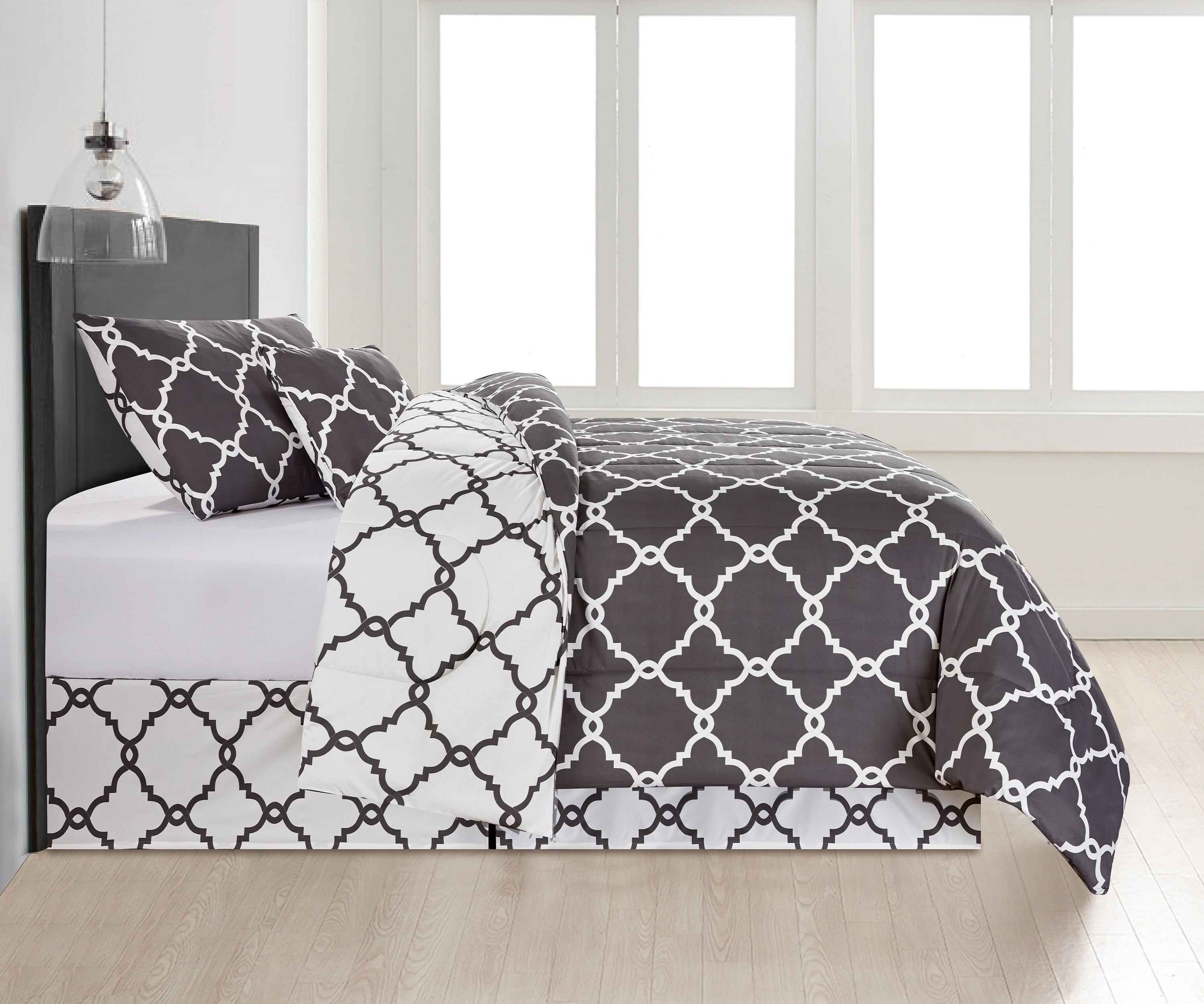 All-Season 4 Piece Geometric Twin Comforter Set - Polyester Filling Reversible Washable Comforter Set - Luxurious Quilted Duvet Cover Set Detail