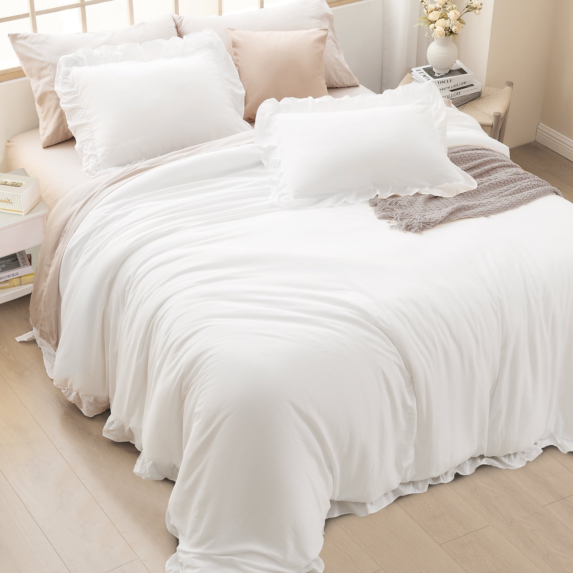 Heavyweight Warmth Queen Comforter Set White, 3 Pieces Soft Fluffy Farmhouse Ruffle Bedding Comforter Sets for Queen Bed, All Season Lig... - All-Season Down Alternative Comforter Insert Detail