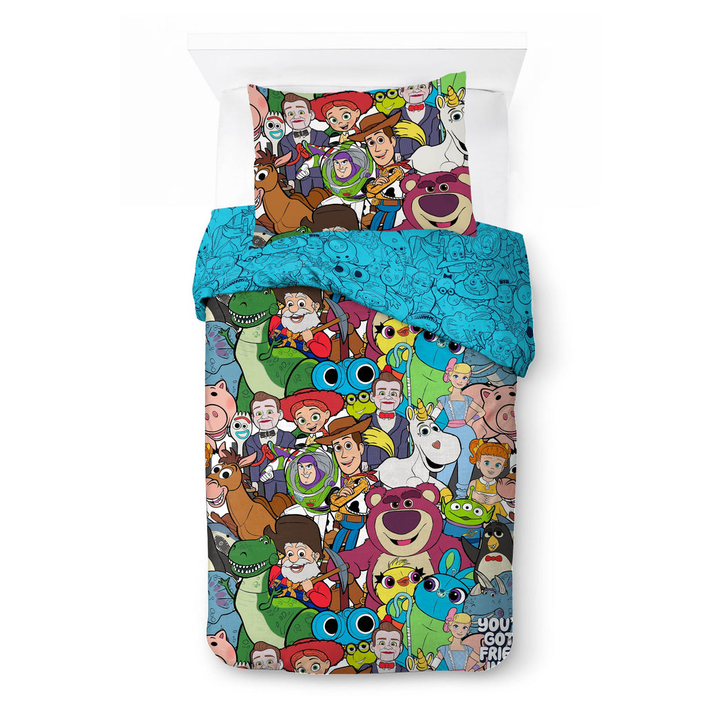 Fluffy Down Alternative You've Got a Friend Reversible Comforter and Pillowcase Set, Twin/Full, Kids Bedding - Cloud-Like Soft Lightweight Bed Comforter Detail