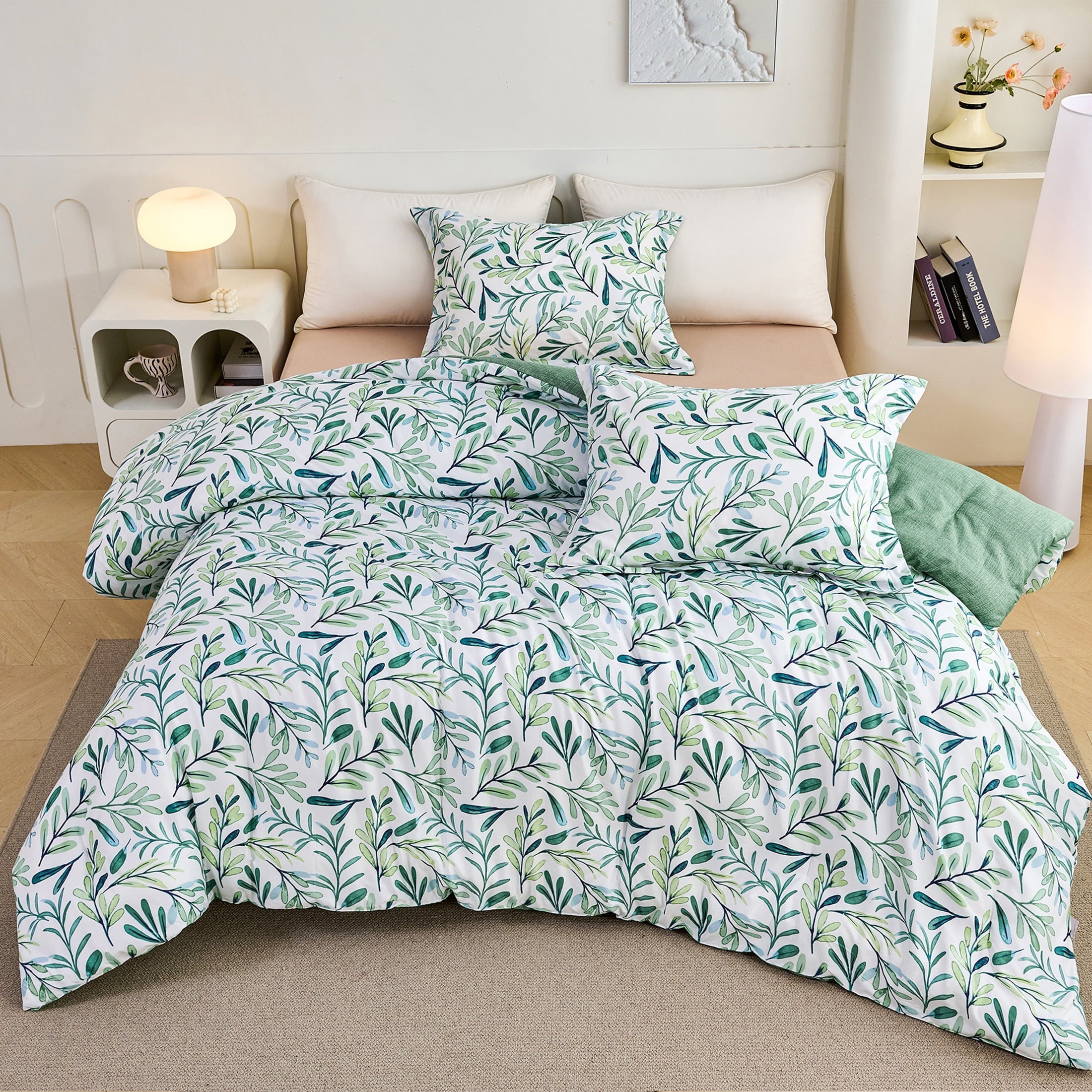 Luxurious Quilted 3-Piece Floral Comforter Set King Size, Green and White Botanical, Soft Microfiber All-Season Bedding for Adults & Teens - Luxurious Quilted Duvet Cover Set Detail