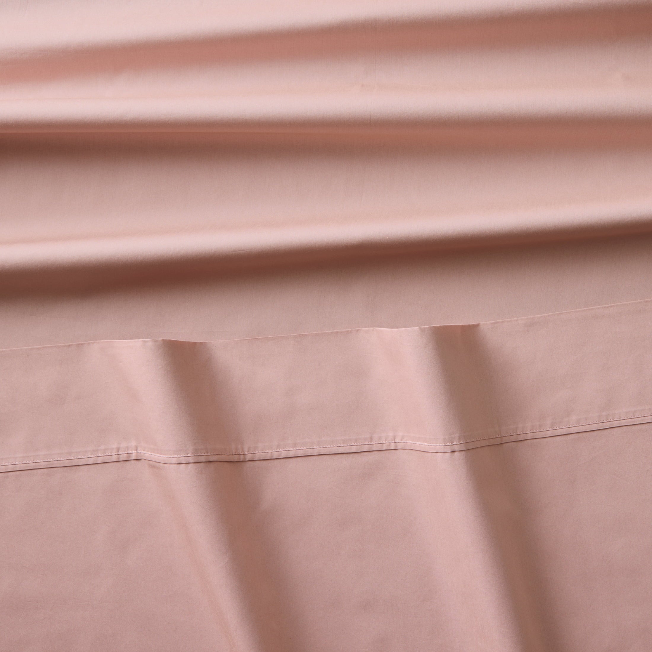 Cooling Sateen 300 Thread Count Cotton Percale 3-Piece Antique Blush Bed Sheet Set, Twin - Breathable Egyptian Cotton Flat & Fitted Sheets Detail