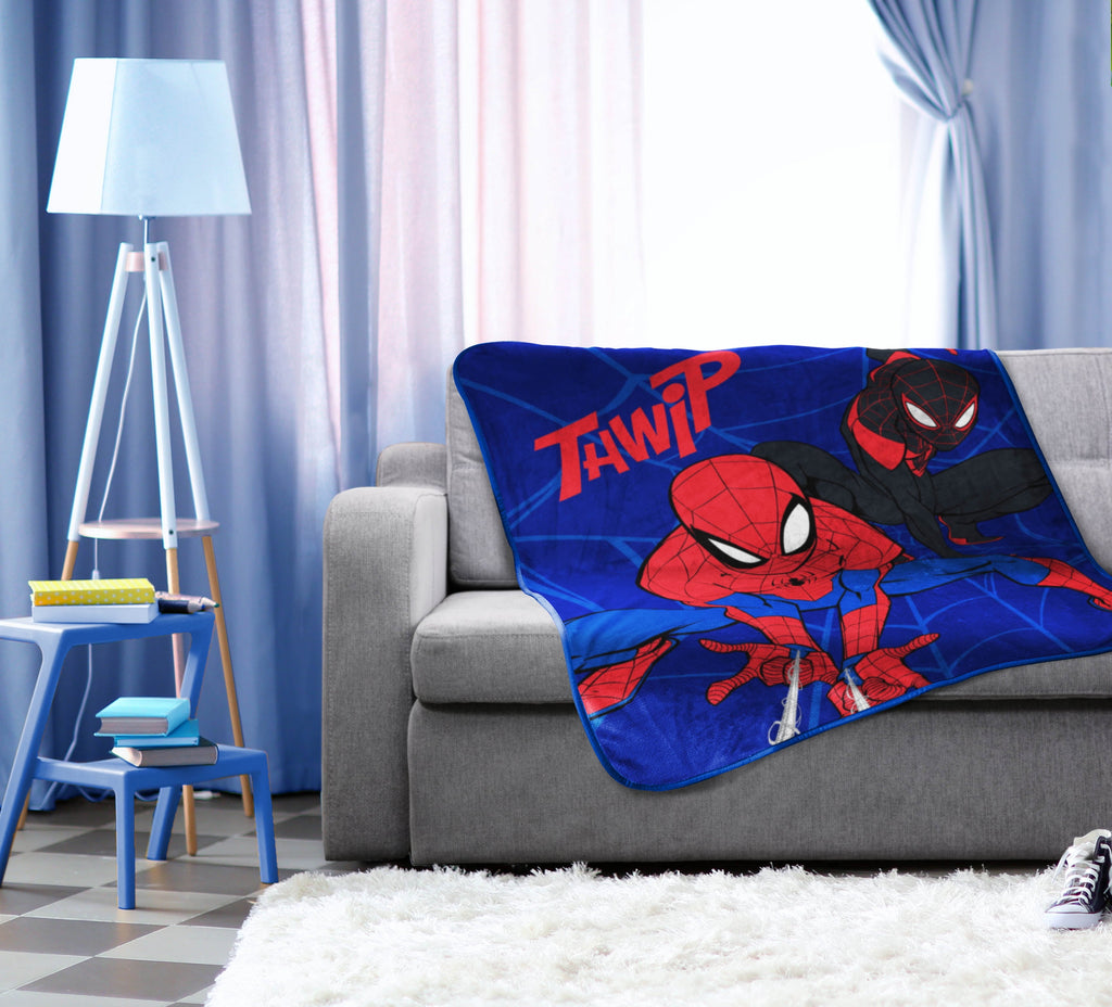 Super Soft Flannel Kids Throw Blanket, 46 x 60, Microfiber, Blue, Marvel - Cozy Fleece Throw Blanket for Couch & Bed Detail