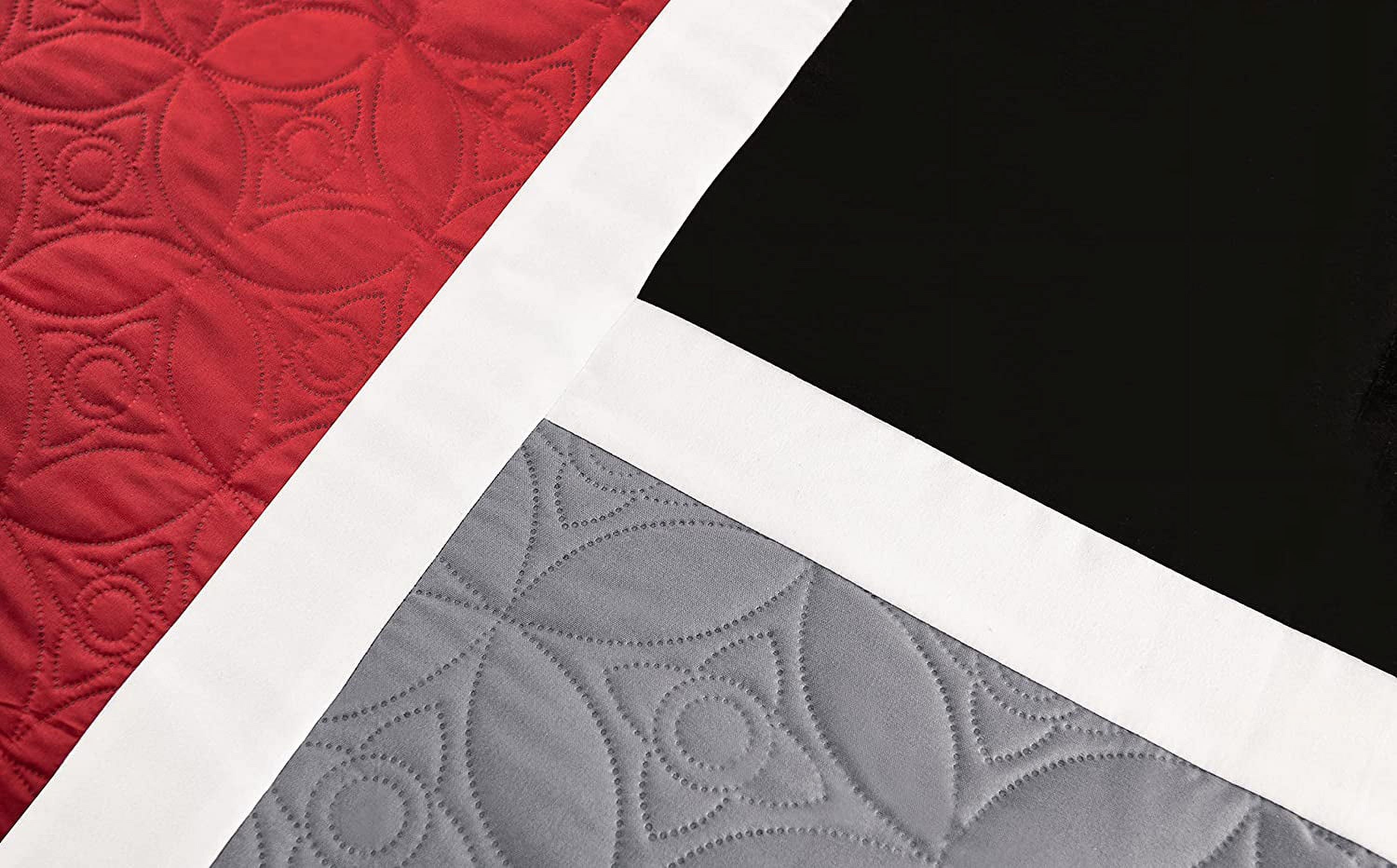 Luxurious Quilted 7-Piece Medallion Patchwork Comforter Set, Full, Red/Gray/Black - All-Season Down Alternative Comforter Insert Detail