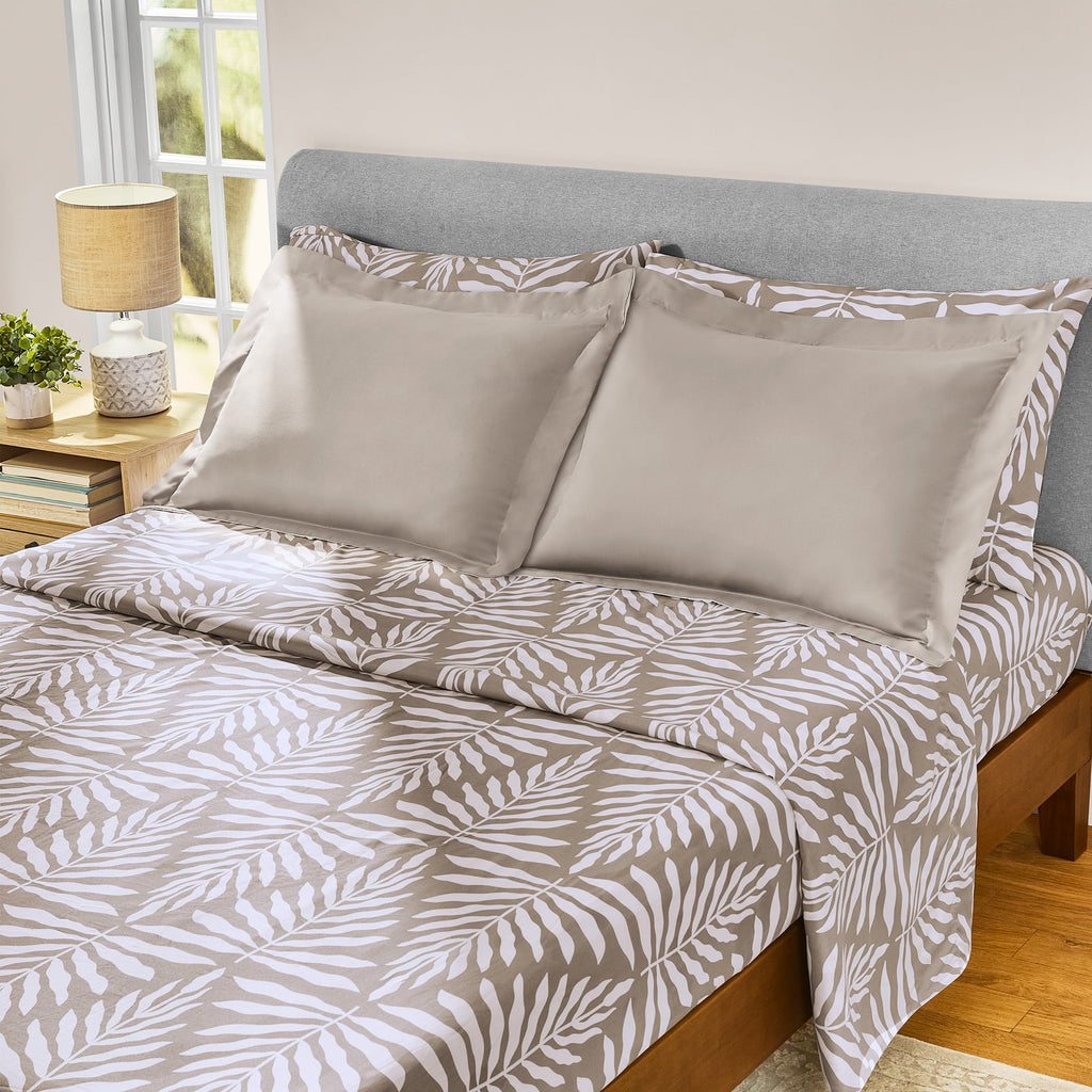 Heavyweight Warmth All in One Reversible Comforter and Sheet Set- 7 Piece, Queen, Beige Palm - Hypoallergenic Ultra-Fluffy Quilt for Winter Detail