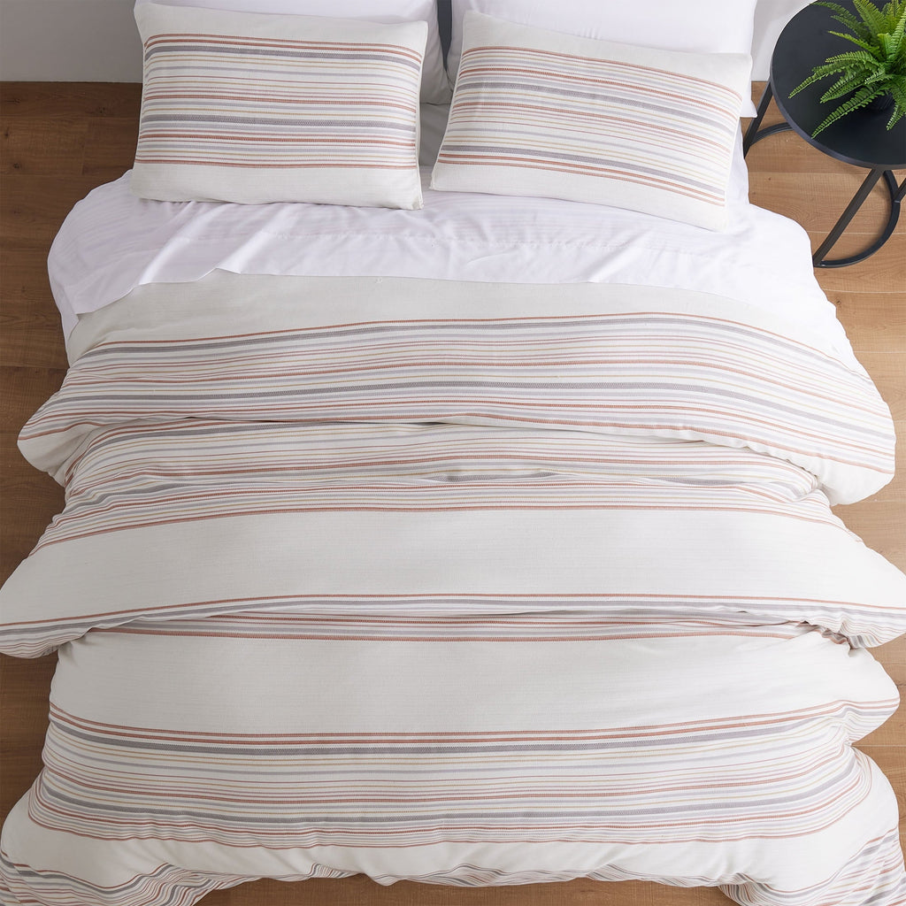 Luxurious Quilted 3-Piece Red Yarn Dye Stripe Comforter Set, Full/Queen - Cloud-Like Soft Lightweight Bed Comforter Detail