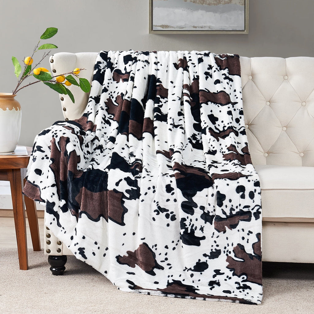 Super Soft Flannel Cow Print Double Sided Faux Fur Throw Blanket, Soft Cozy Fuzzy Black and White Throw, 50x60 inches - Cozy Fleece Throw Blanket for Couch & Bed Detail
