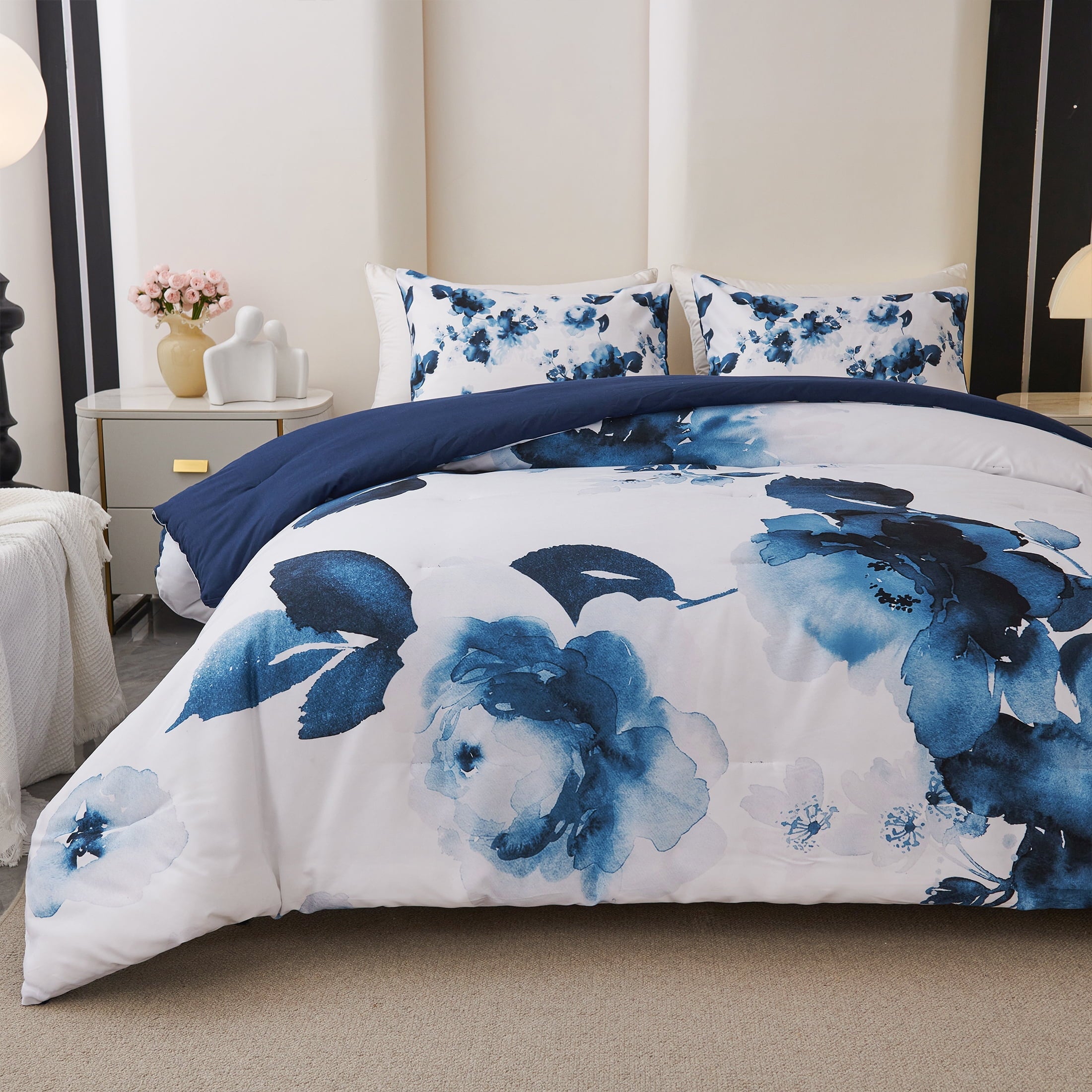 Heavyweight Warmth 3 Pieces Blue and White Floral Comforter Set King Size, Flower Bedding with Watercolor Flowers Pattern for Women, Rev... - Luxurious Quilted Duvet Cover Set Detail