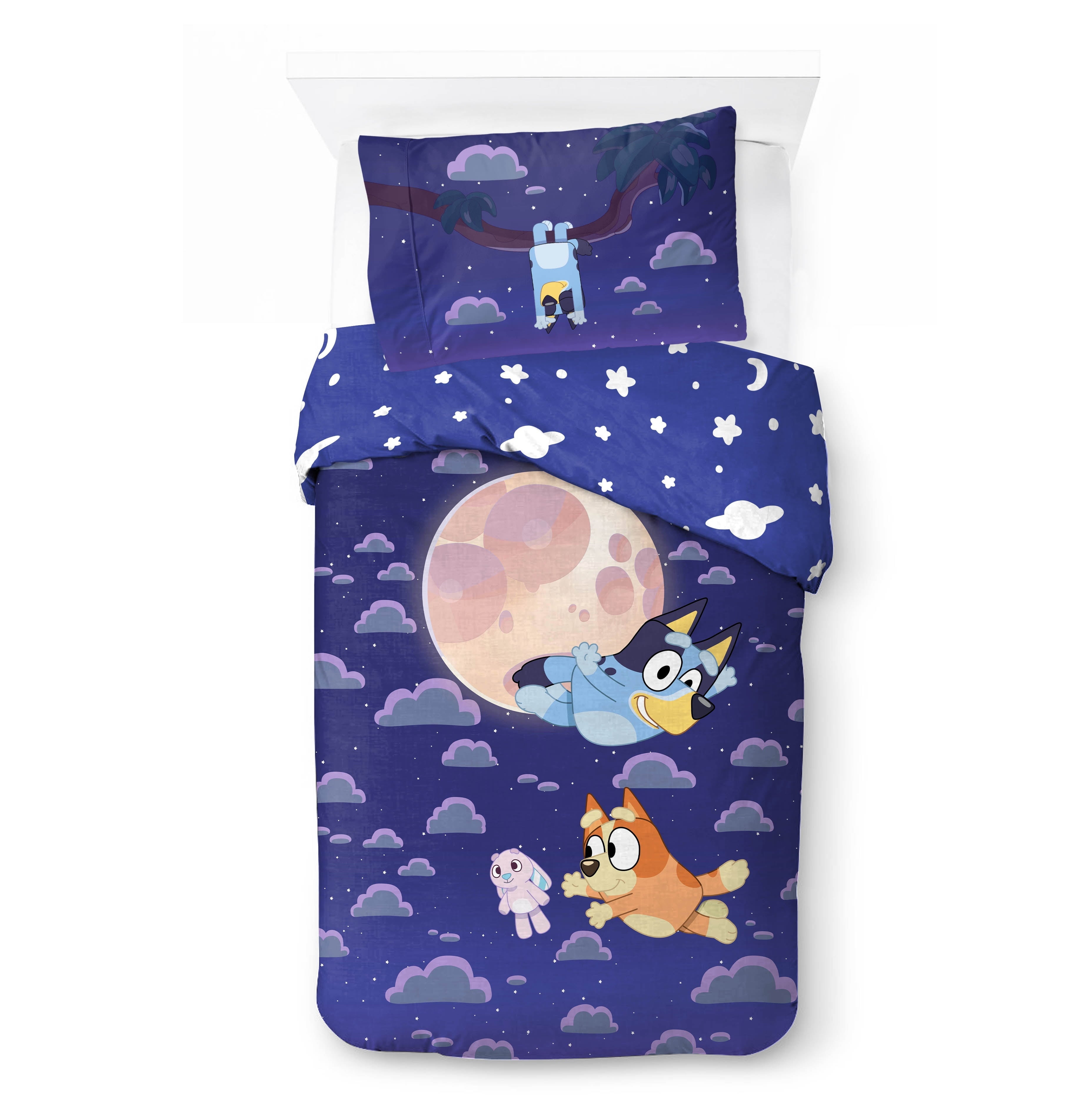 Luxurious Quilted Dream Kids 2 Piece Blue Reversible Comforter and Pillowcase Bedding Set, Twin/Full - All-Season Down Alternative Comforter Insert Detail
