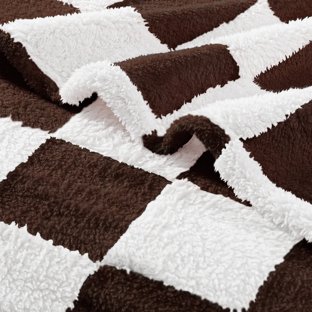 Cozy Fleece Checkered Throw Blanket, Super Soft and Warm Fluffy Fleece Blanket for Couch, Sofa, Bed, Cute Plaid Pattern, Coffee, ... - Lightweight Plush Warm Blanket for All Seasons Detail