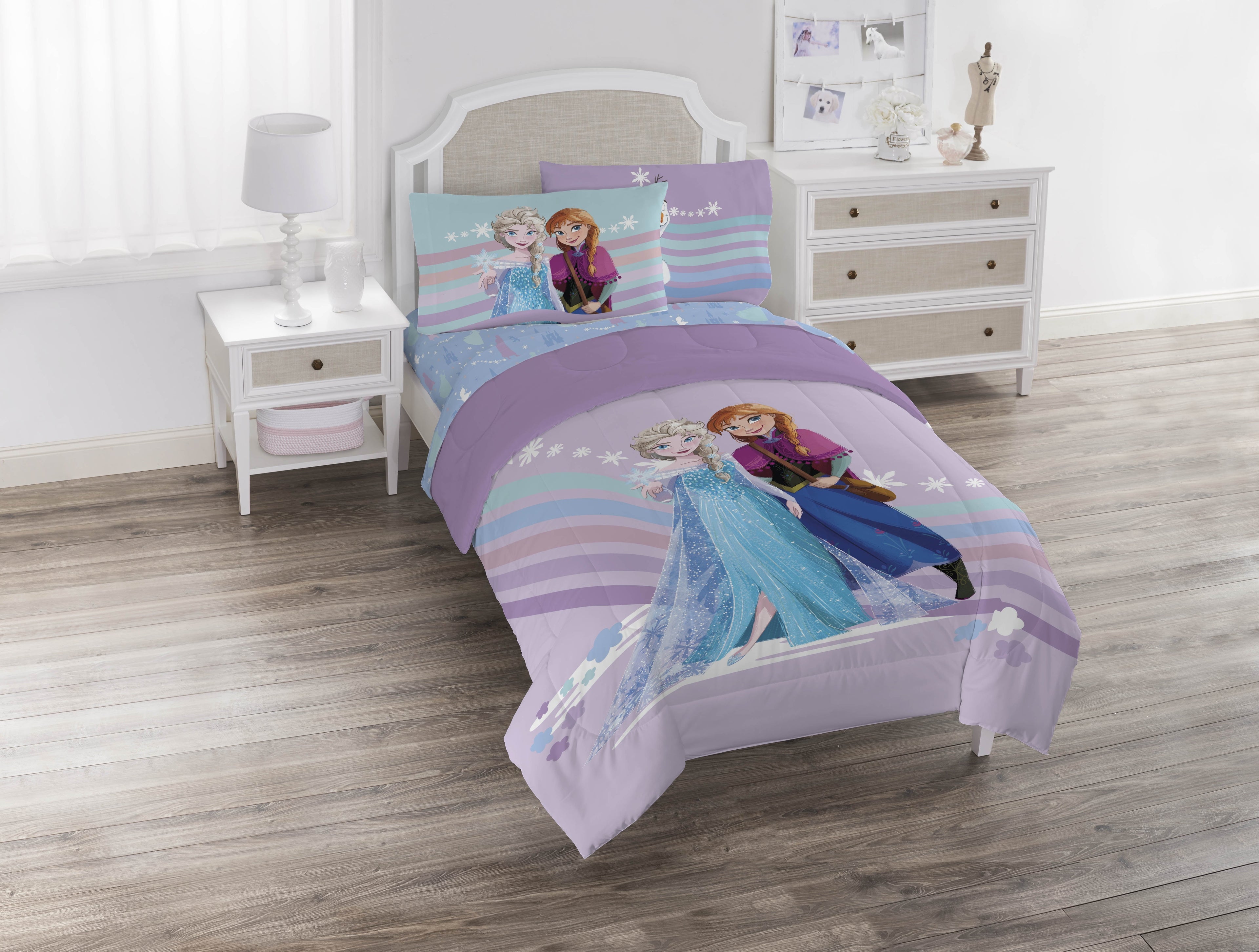 Hypoallergenic Cloud The Poet Inside 5 Piece Twin Size Kids Comforter Set wth Sham - Super Soft Elsa Bed Set for Kids - Cloud-Like Soft Lightweight Bed Comforter Detail