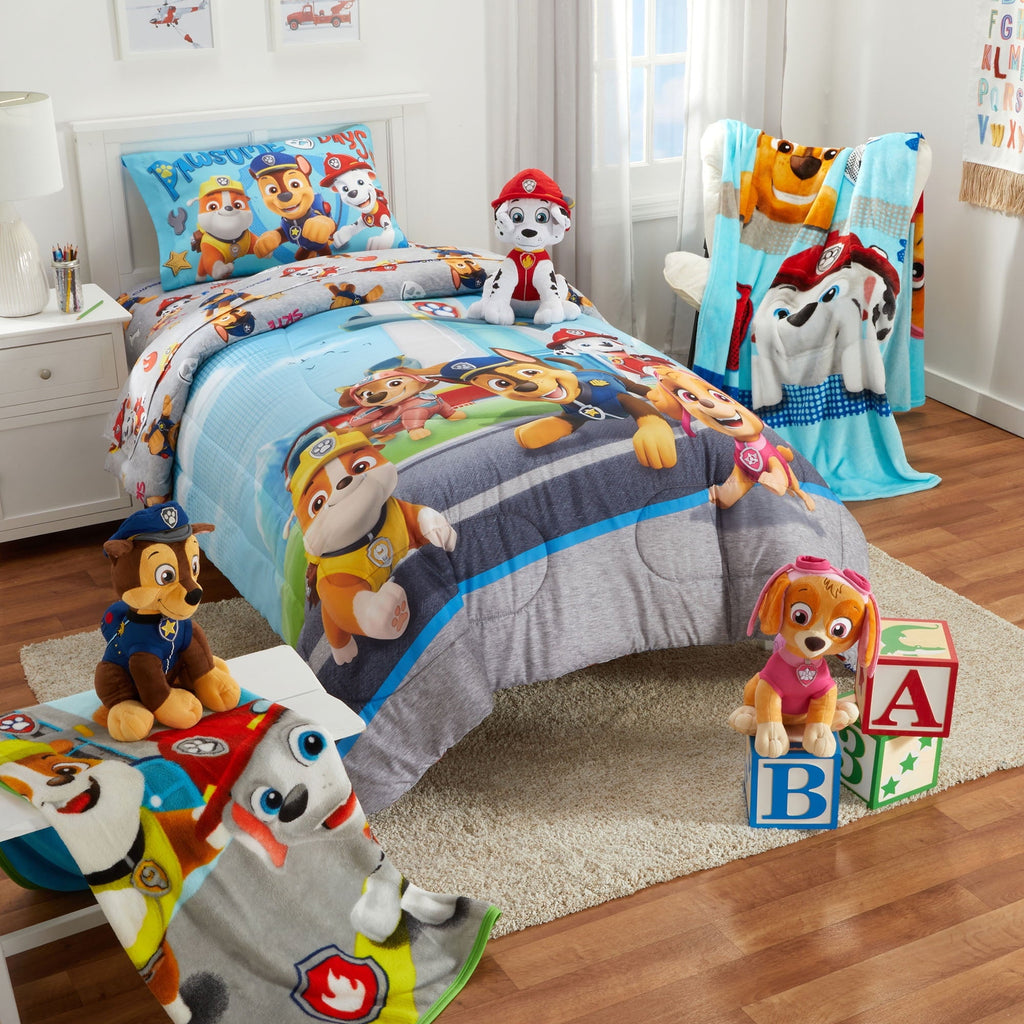 Decorative Knitted Kids Blue Print Fleece Bed Blanket, Twin/Full - Cozy Fleece Throw Blanket for Couch & Bed Detail
