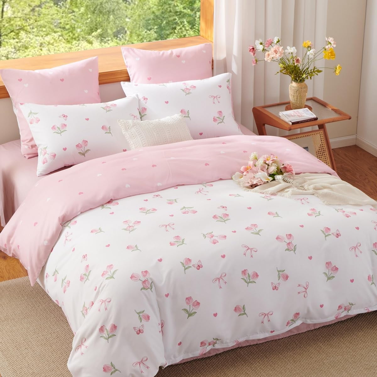 Heavyweight Warmth Pink Tulip Queen Comforter Set, 3-Piece Pink Flowers Reversible Soft Bedding Set or Adults All Season - Luxurious Quilted Duvet Cover Set Detail