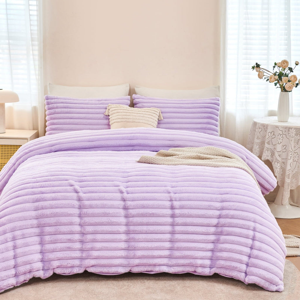 Hypoallergenic Cloud Fleece Twin Comforter Set, Light Purple Super Soft Furry Plush Bedding, Luxury Fluffy Fuzzy Heavy Bed Set for Winter ... - All-Season Down Alternative Comforter Insert Detail