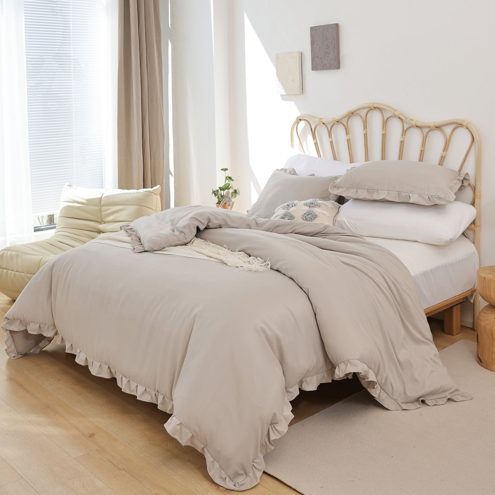 All-Season Queen Comforter Set For Adult, 3 Piece Ruffle Oatmeal Comforter Sets All Season - All-Season Down Alternative Comforter Insert - Default Title