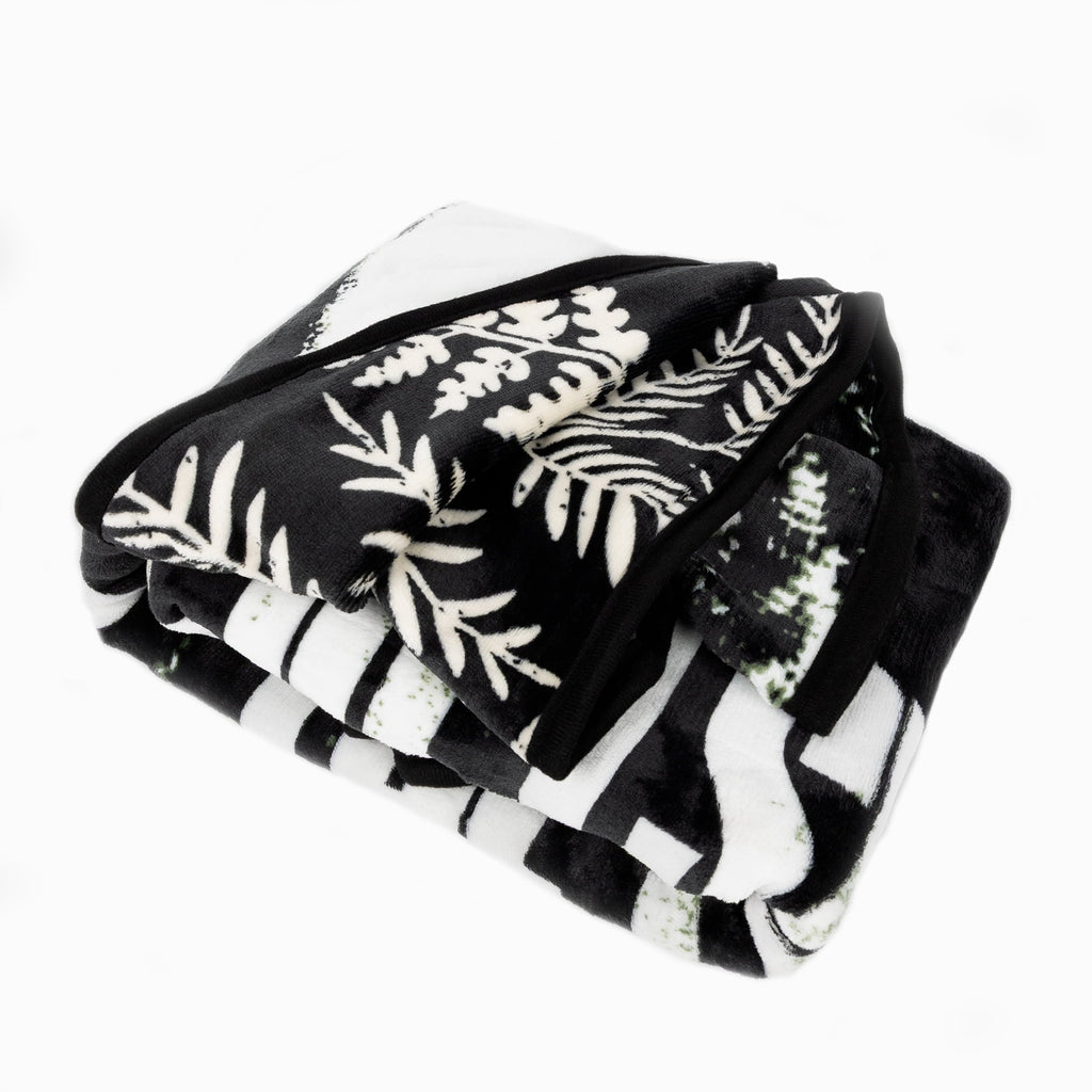 Reversible Sherpa Black and White Polyester Throw Blanket, 50" X 60" - Cozy Fleece Throw Blanket for Couch & Bed Detail