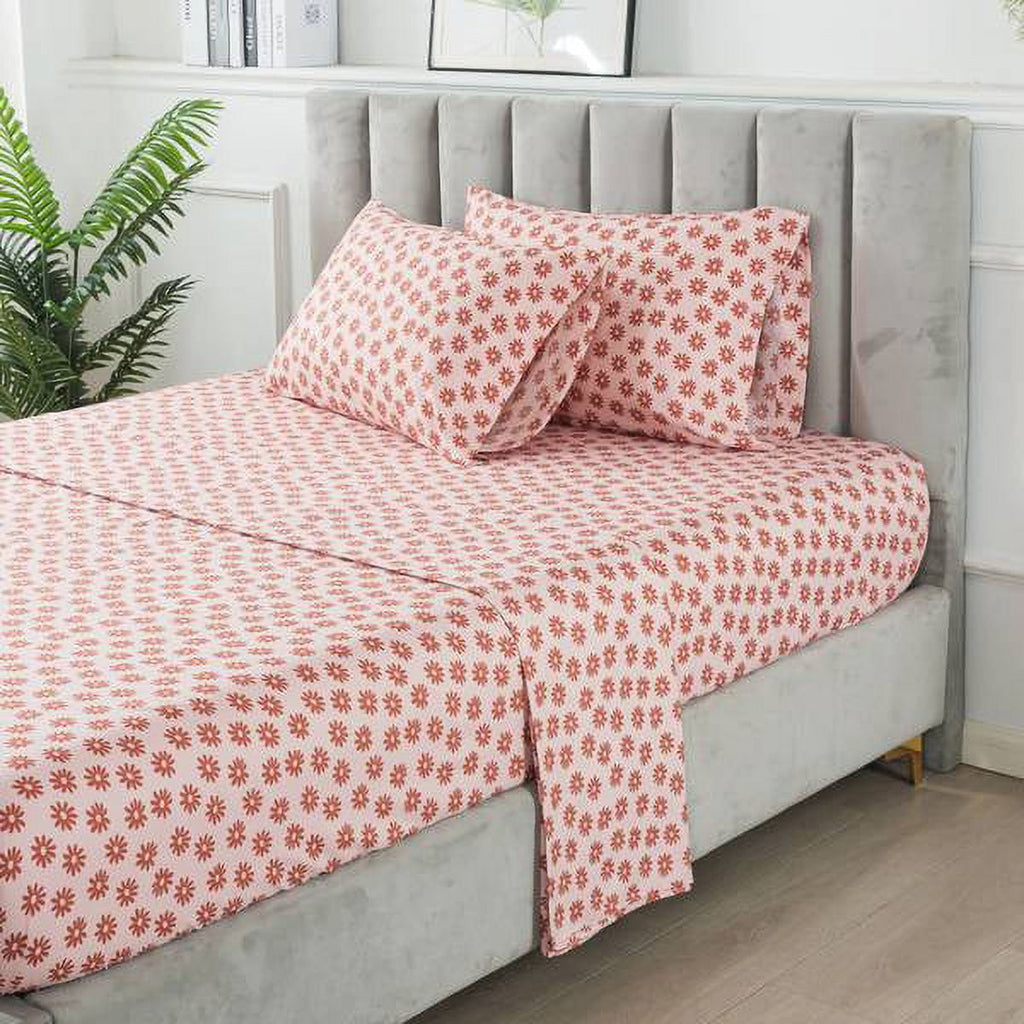 Fluffy Down Alternative 7-Piece Reversible Bed in a Bag Comforter Set with Sheets, Pink, Queen - Luxurious Quilted Duvet Cover Set Detail