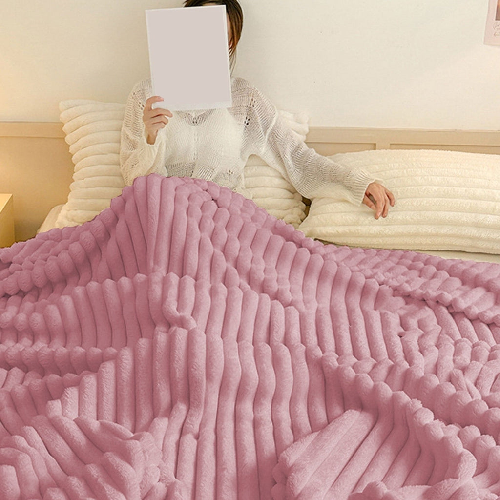 Lightweight Warm Faux Fur Throw Blanket for Couch, Soft and Thick Double Layer Throw Blanket, Lightweight Plush Fuzzy Luxury Winter Bl... - Super Soft Reversible Sherpa Flannel Blanket Detail