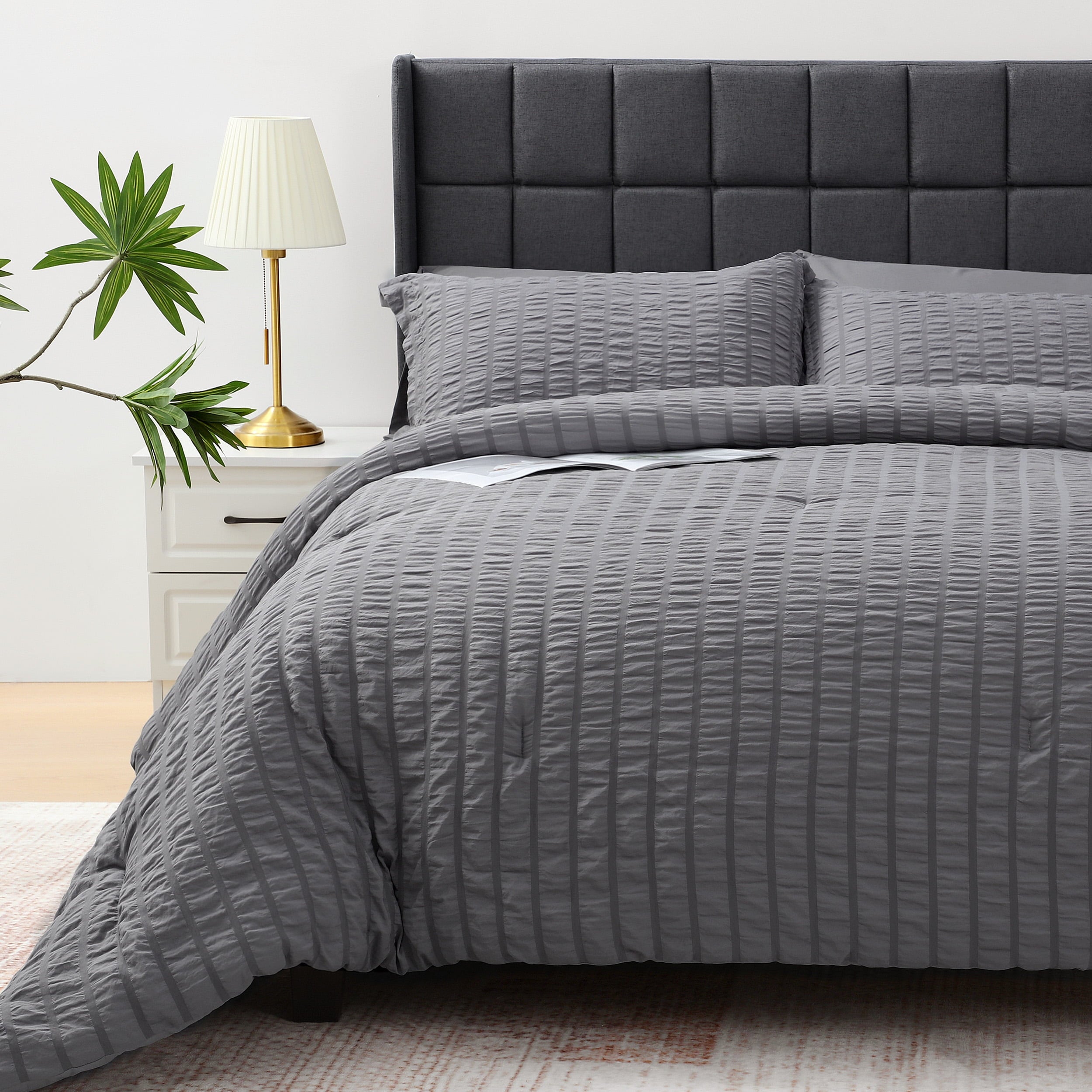All-Season 7 Piece Queen Comforter Set, Bed in a Bag with Sheets, Pillowcases & Shams, All Season Soft Bedding, Cozy and Lightwe... - Luxurious Quilted Duvet Cover Set Detail