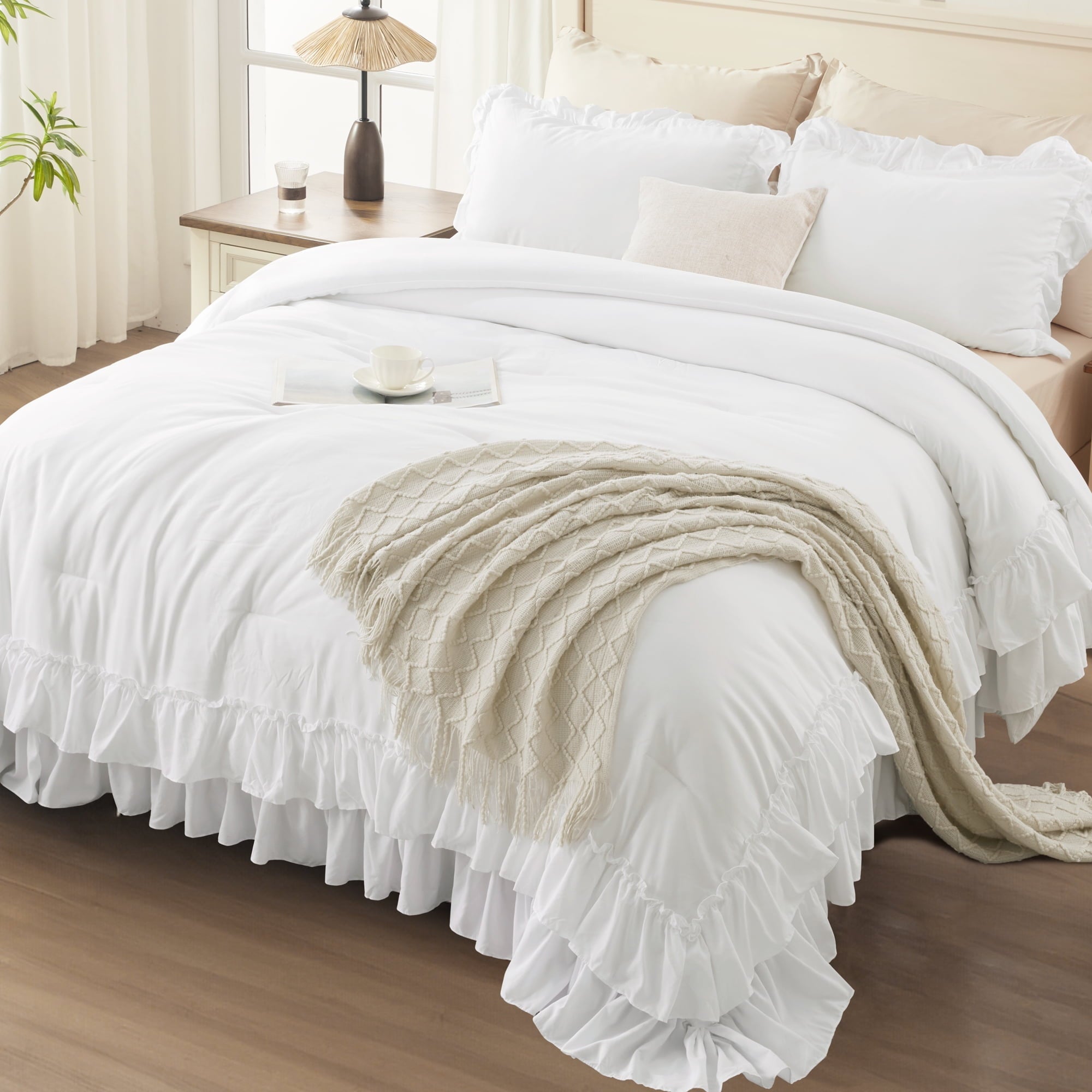 Luxurious Quilted Queen Comforter Set White - 3 Pieces Soft Fluffy Ruffle Bedding Comforter Sets for Queen Bed, All Season Farmhouse Li... - Luxurious Quilted Duvet Cover Set Detail