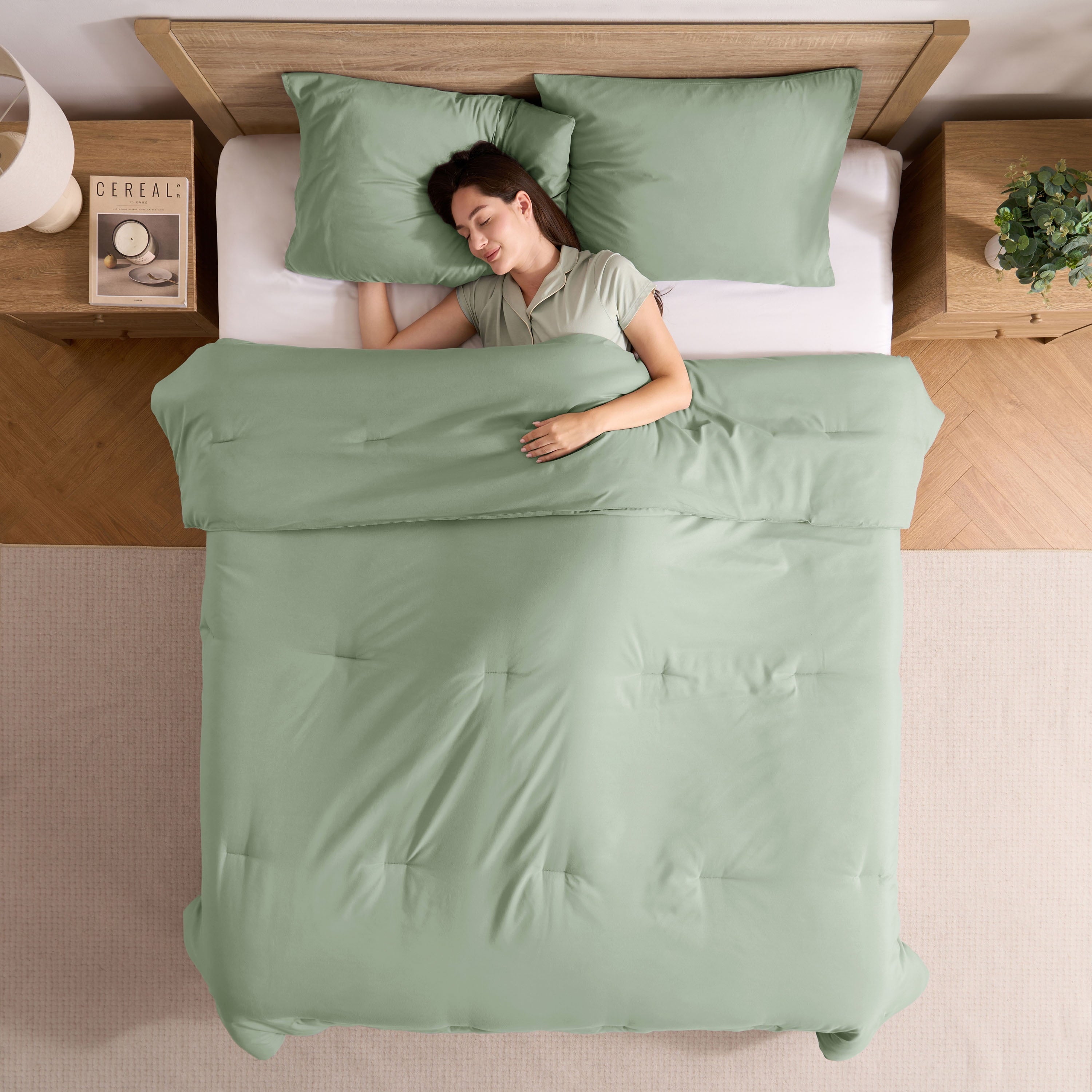 Heavyweight Warmth Comforter Sets, All Season Lightweight Solid Queen Comforter Set, 3-Pc Bedding Sets, Sage Green - All-Season Down Alternative Comforter Insert Detail
