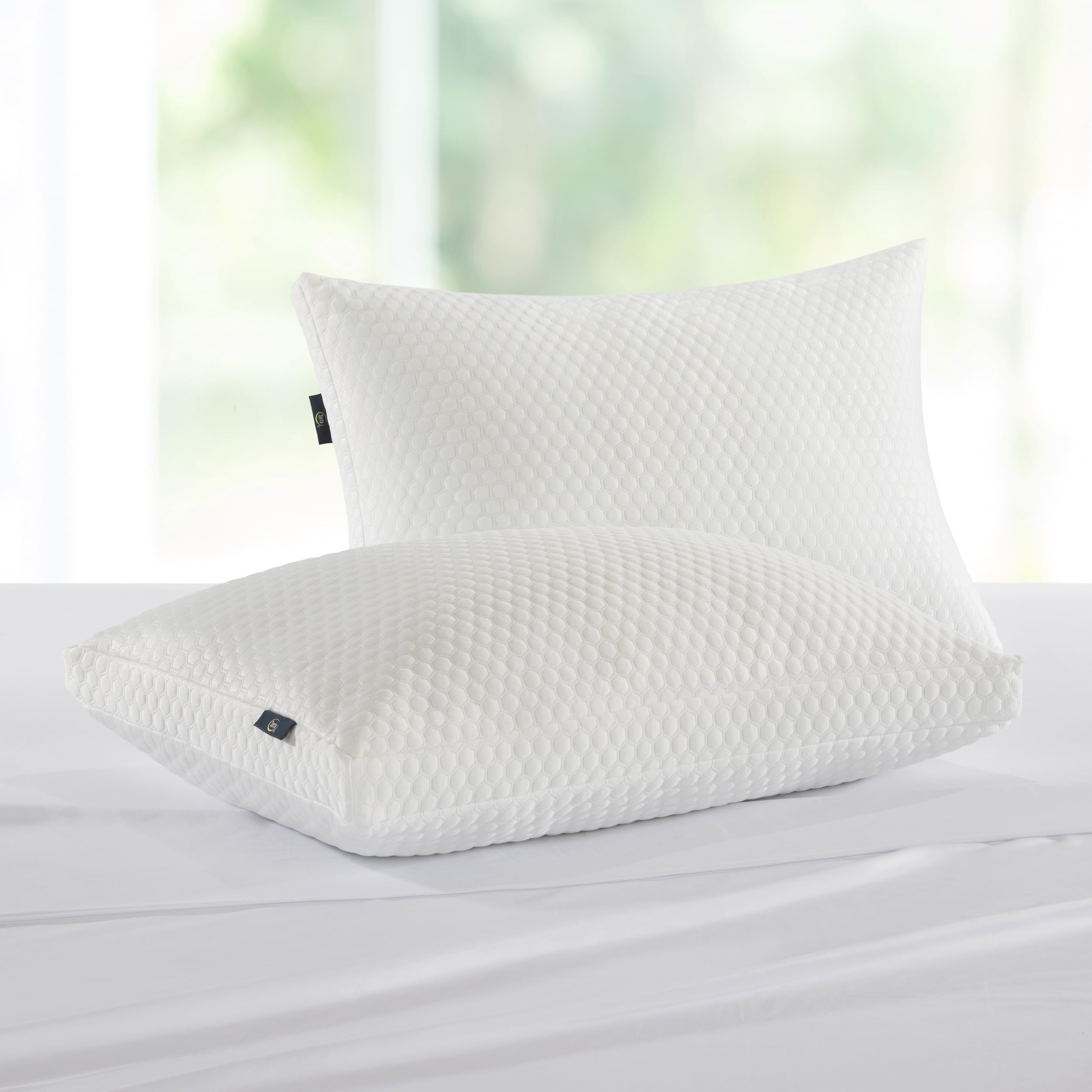 Fluffy Shredded Sleep Chill Standard/Queen Bed Pillow, Hypoallergenic Fill - Decorative Throw Pillow Cushion for Sofa & Bed Detail