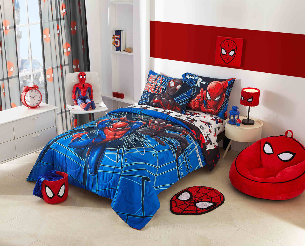 Luxurious Quilted Spiderman Techno City Kids 2 Piece Blue Reversible Comforter and Pillowcase Set, Twin/Full - All-Season Down Alternative Comforter Insert Detail