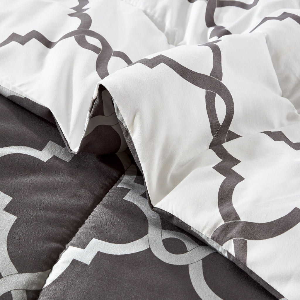 All-Season 4 Piece Geometric Twin Comforter Set - Polyester Filling Reversible Washable Comforter Set - Luxurious Quilted Duvet Cover Set Detail