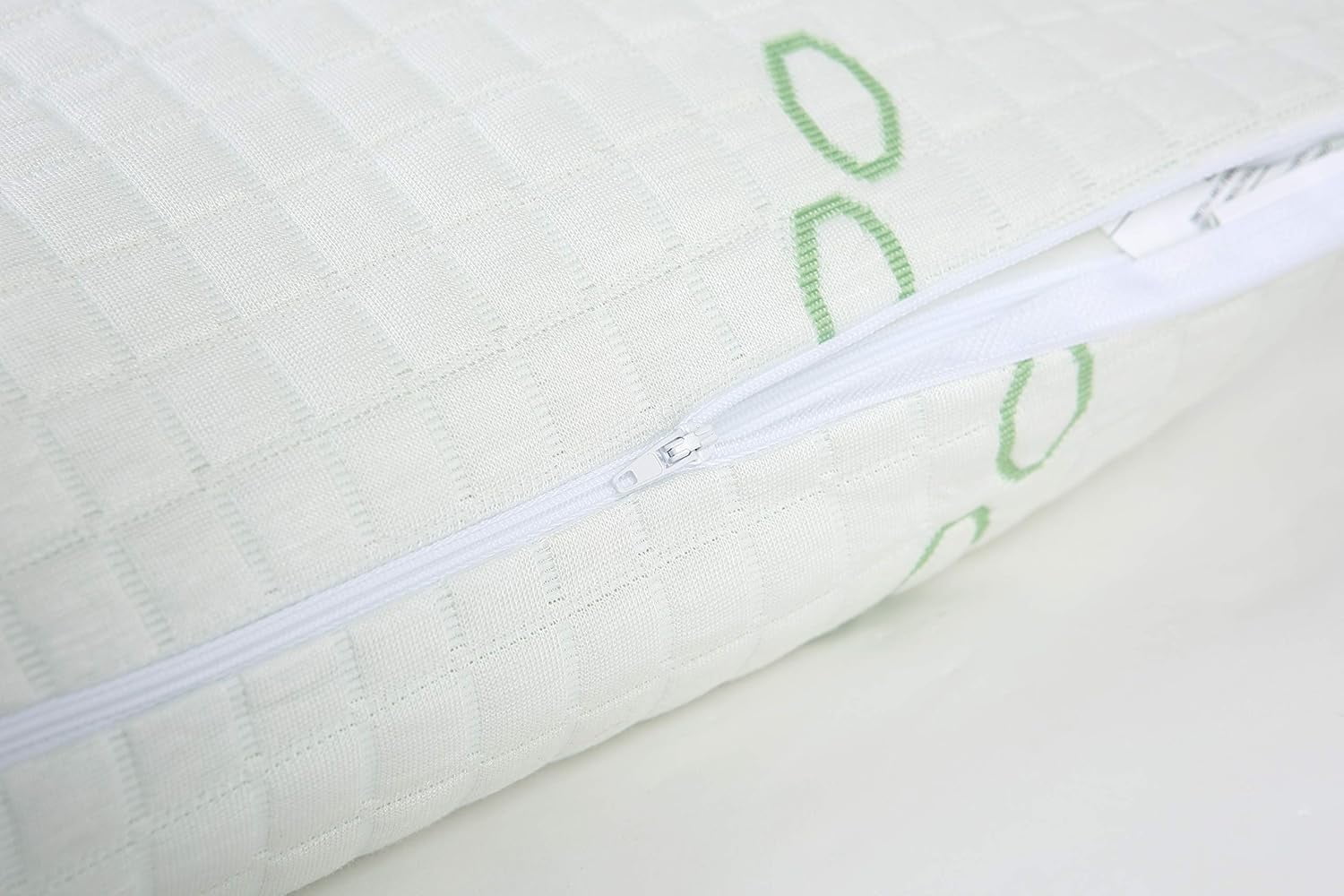 Ergonomic Memory Foam Queen Size Bamboo Pillow, Memory Foam Bed Pillows with Washable Pillowcases, Queen - Hotel Quality Plush Sleeping Pillows Detail