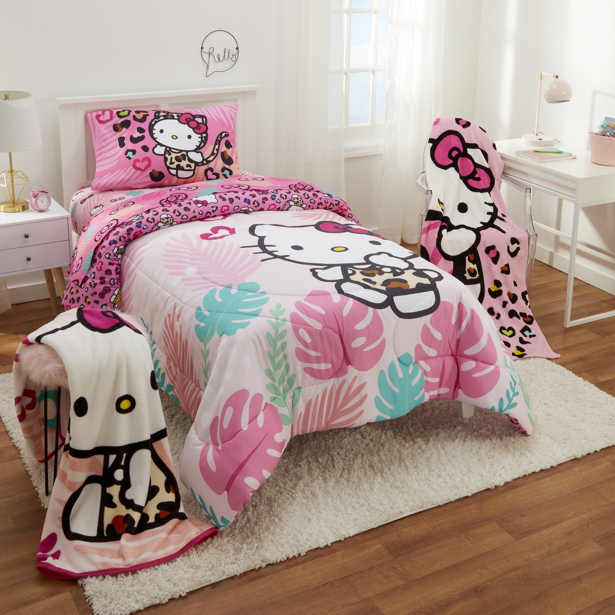 Reversible Sherpa Kids Pink White Print Fleece Throw Blanket, 46 x 60 - Cozy Fleece Throw Blanket for Couch & Bed Detail