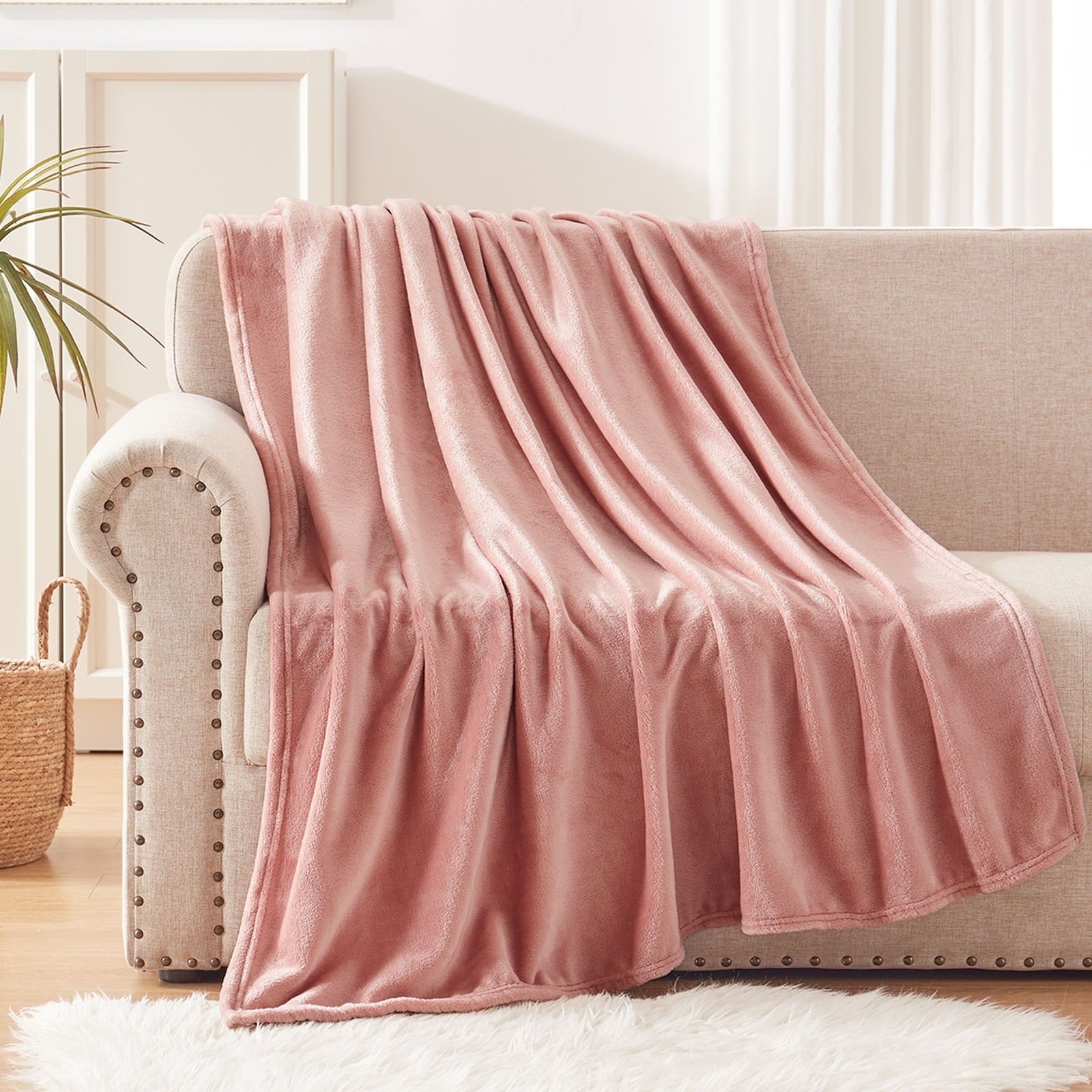 Reversible Sherpa Fleece Throw Blanket for Couch, Sofa, Super Soft and Warm Blankets, Pink Throw All Season Use, Cozy, Plush, Lightweig... - Luxury Knitted Decorative Throw Blanket with Fringes Detail