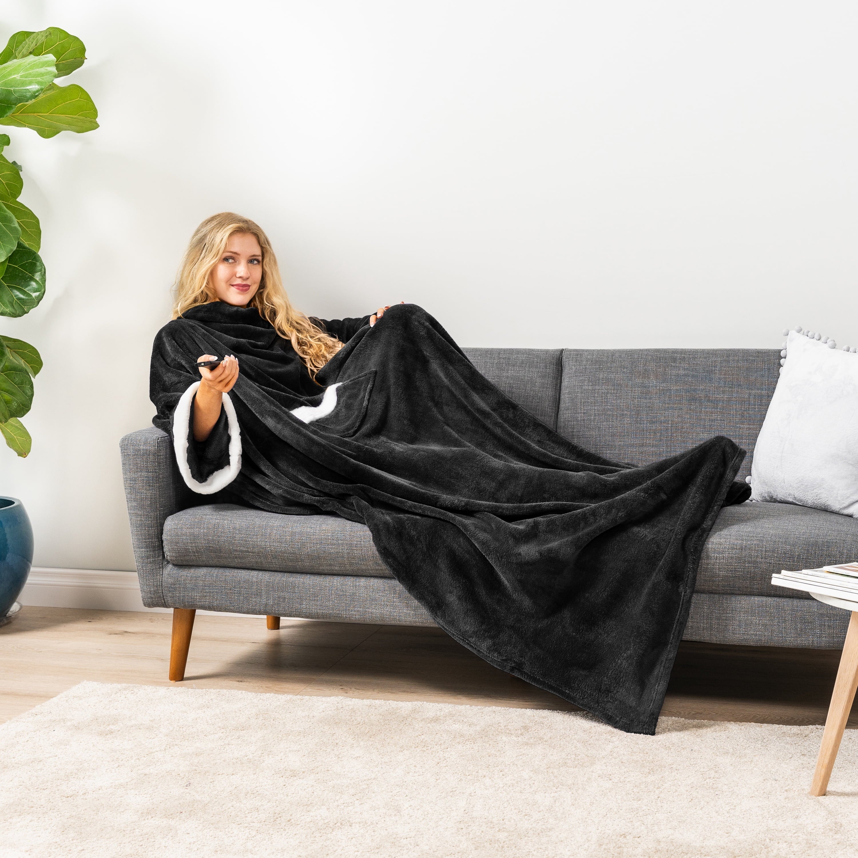 Cozy Fleece Fleece Blanket with Sleeves for Women Men Adults, Wearable Blanket Warm Soft Plush, Snuggle Pocket Sleeved TV Throw W... - Super Soft Reversible Sherpa Flannel Blanket Detail